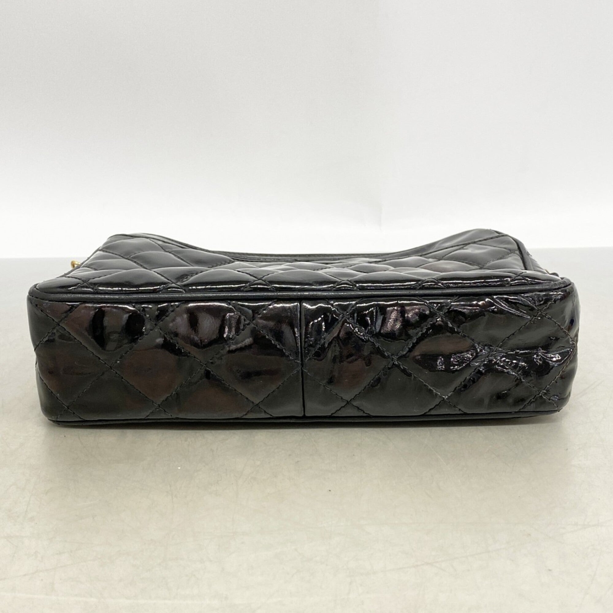 Chanel Black Patent Leather Shoulder Bag (Pre-Owned)