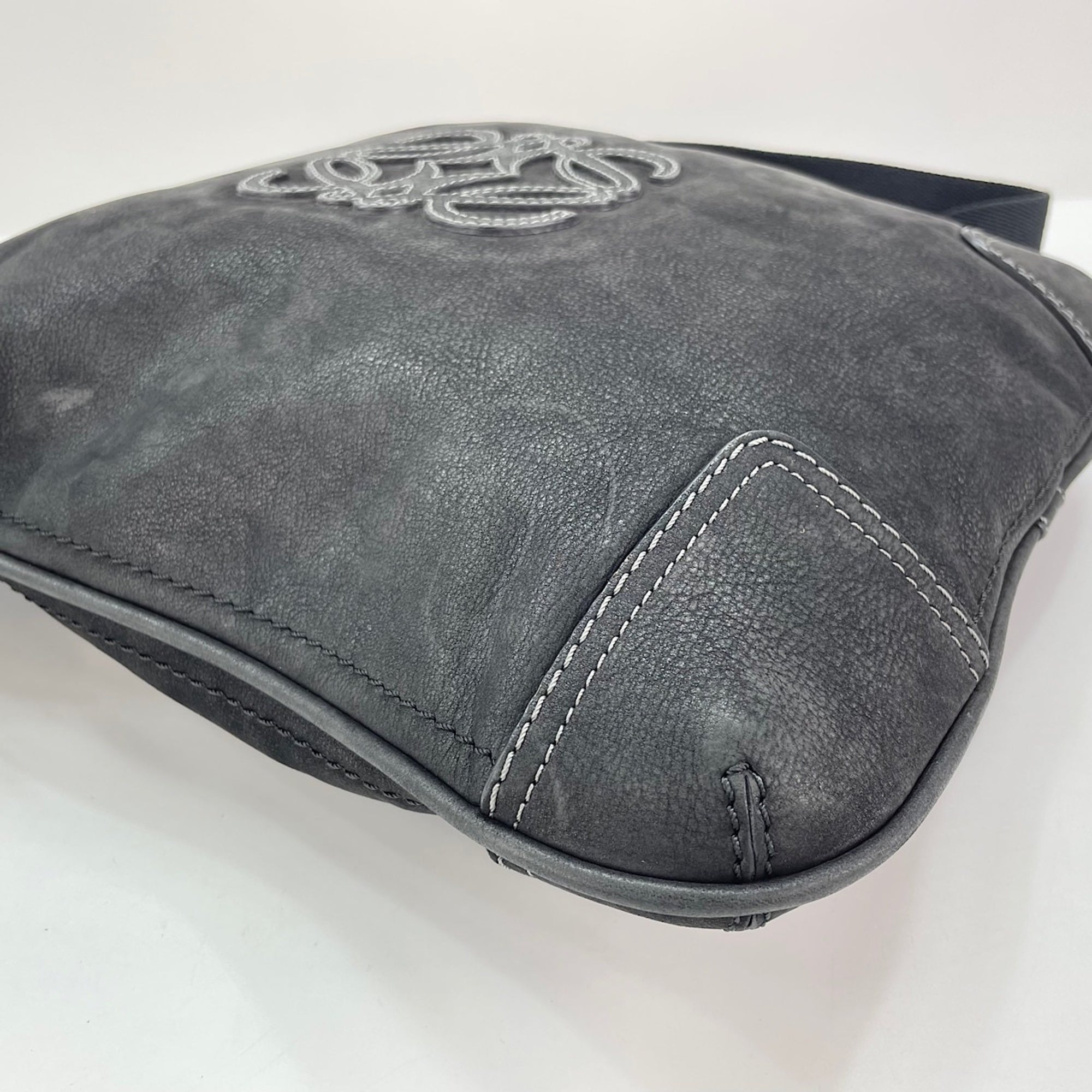 Loewe Black Shoulder Bag (Pre-Owned)