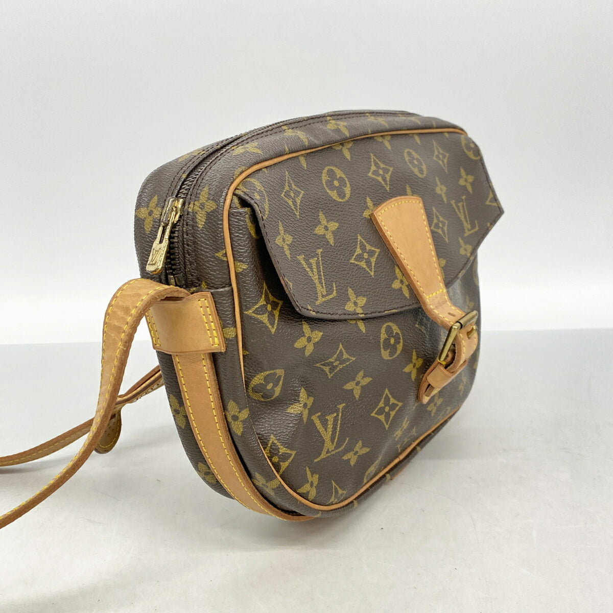 Louis Vuitton Brown Shoulder Bag (Pre-Owned)
