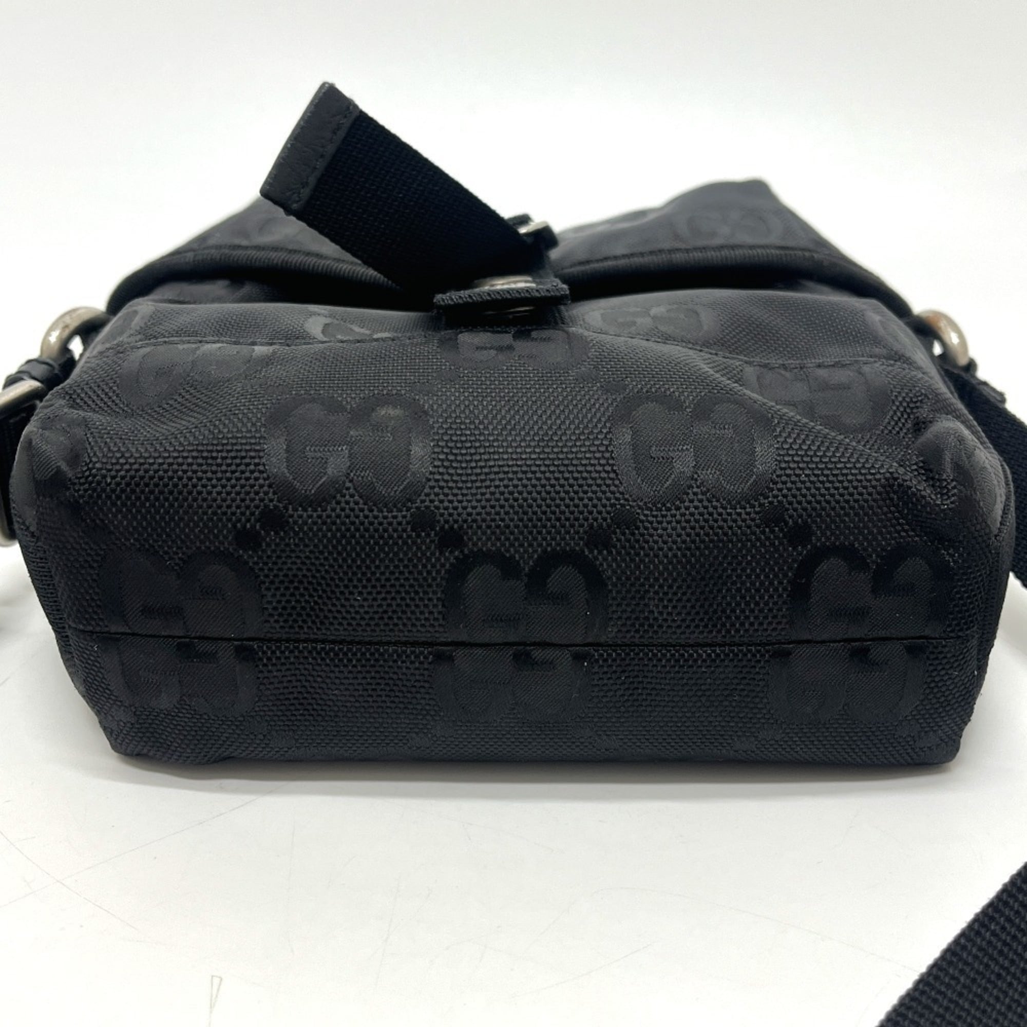 Gucci Black Nylon Leather Handbag Shoulder Bag (Pre-Owned)