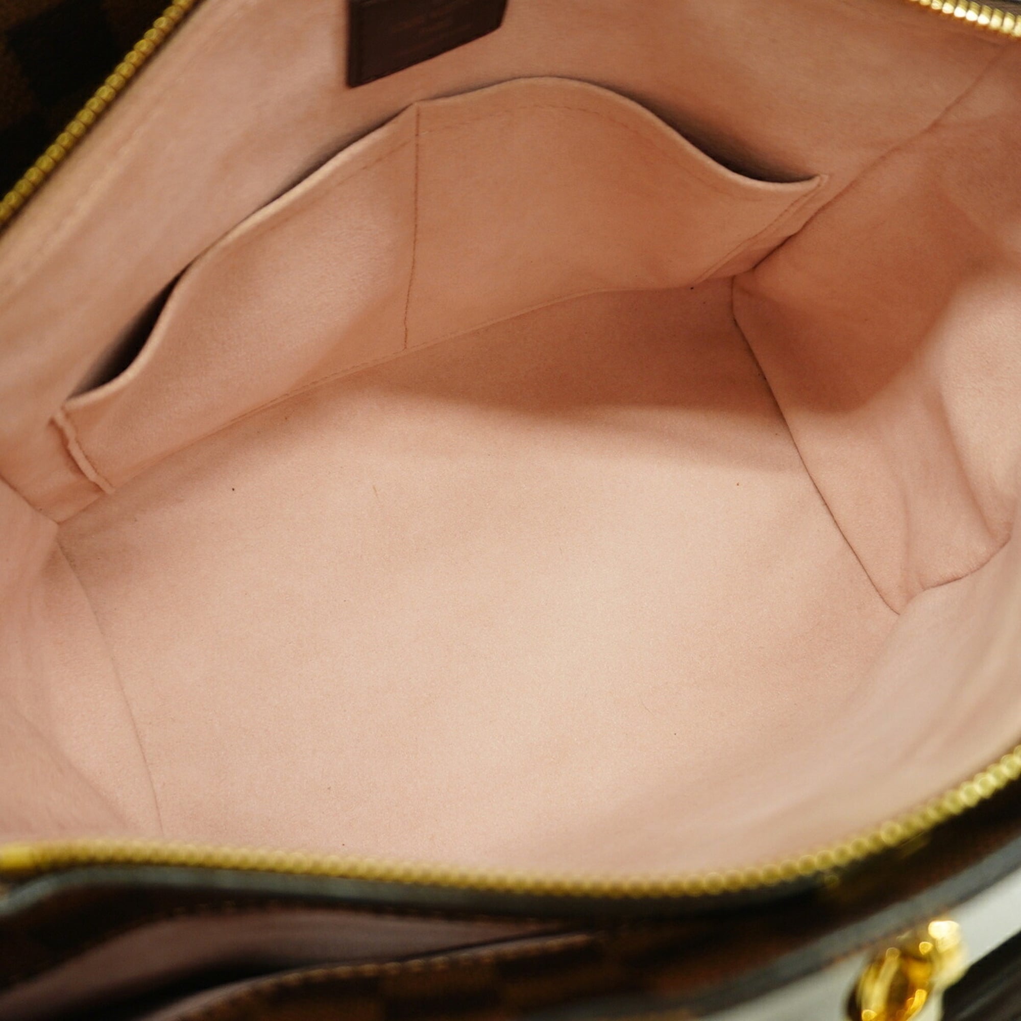 Louis Vuitton Ebene Magnolia Handbag (Pre-Owned)