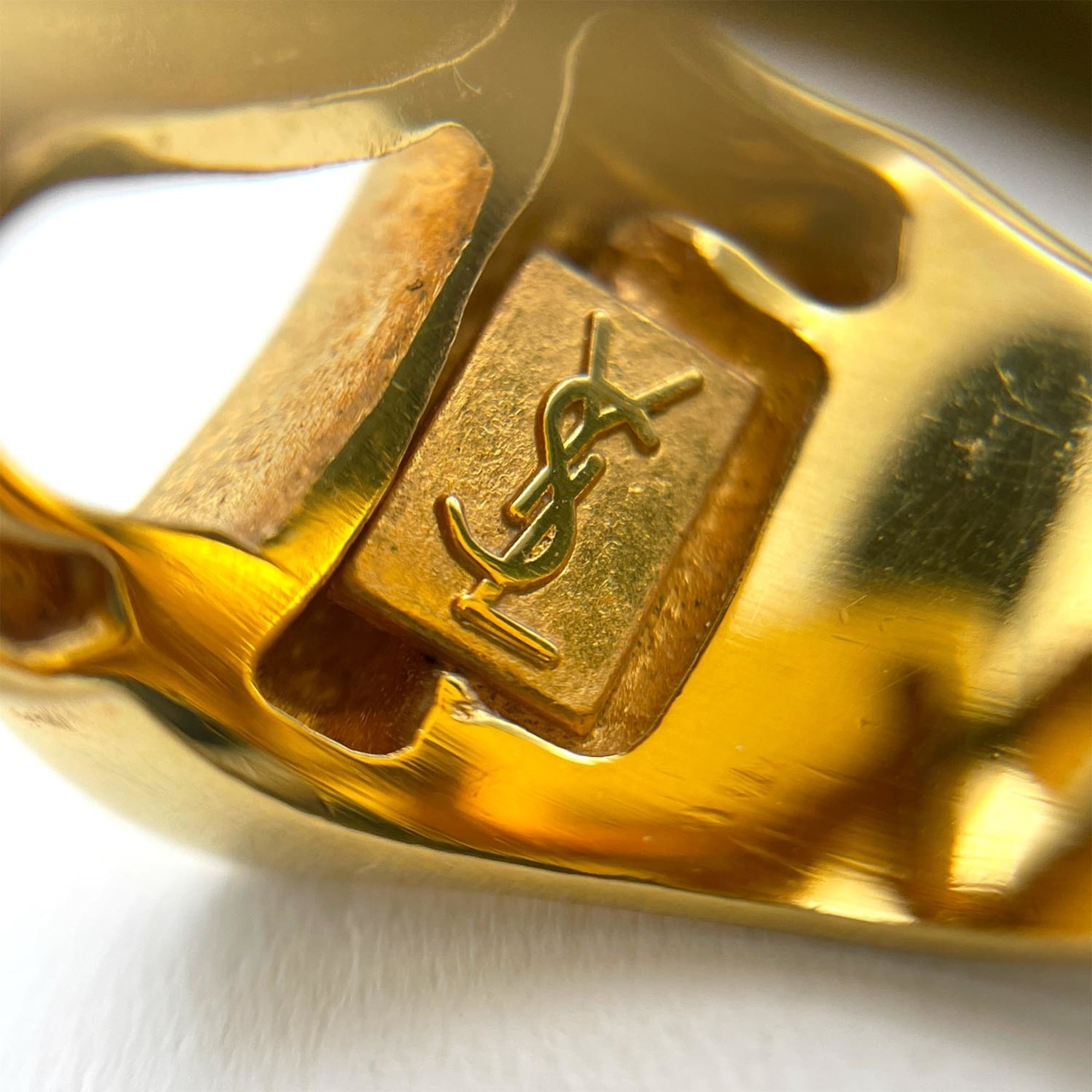 Yves Saint Laurent Gold Metal Band Ring (Pre-Owned)