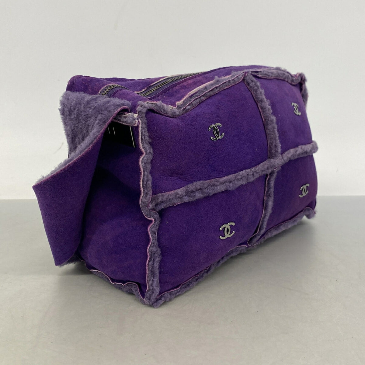 Chanel Purple Shoulder Bag (Pre-Owned)