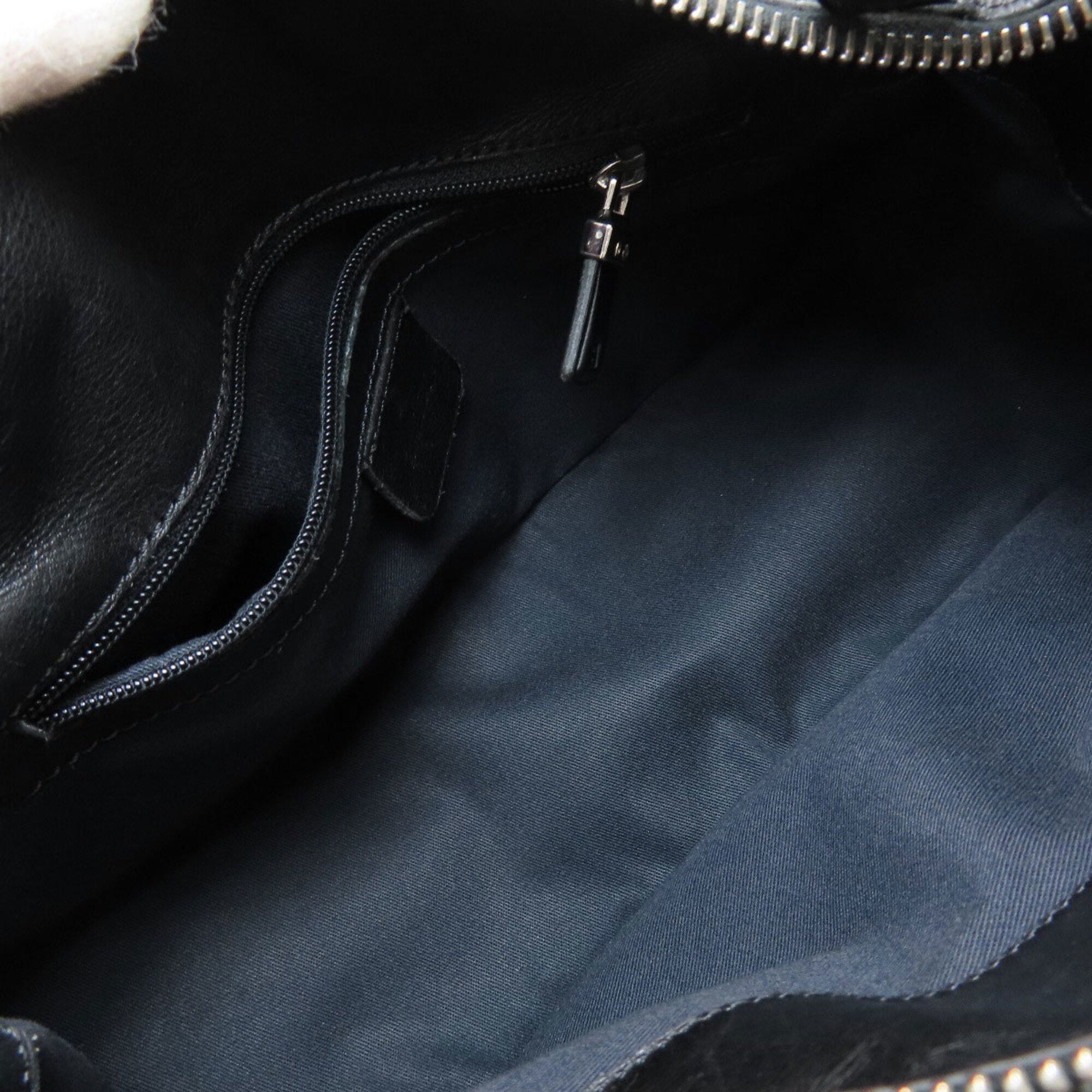 Bally Black Leather Shoulder Bag (Pre-Owned)