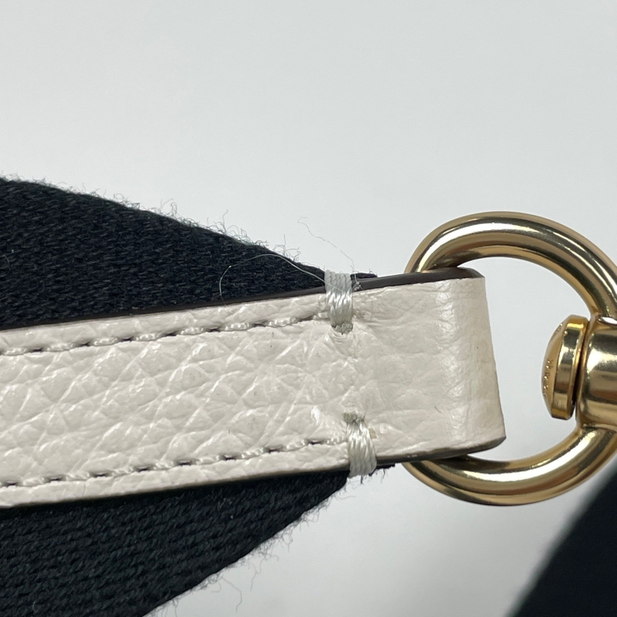 Coach Signature Beige Canvas Leather Shoulder Bag (Pre-Owned)