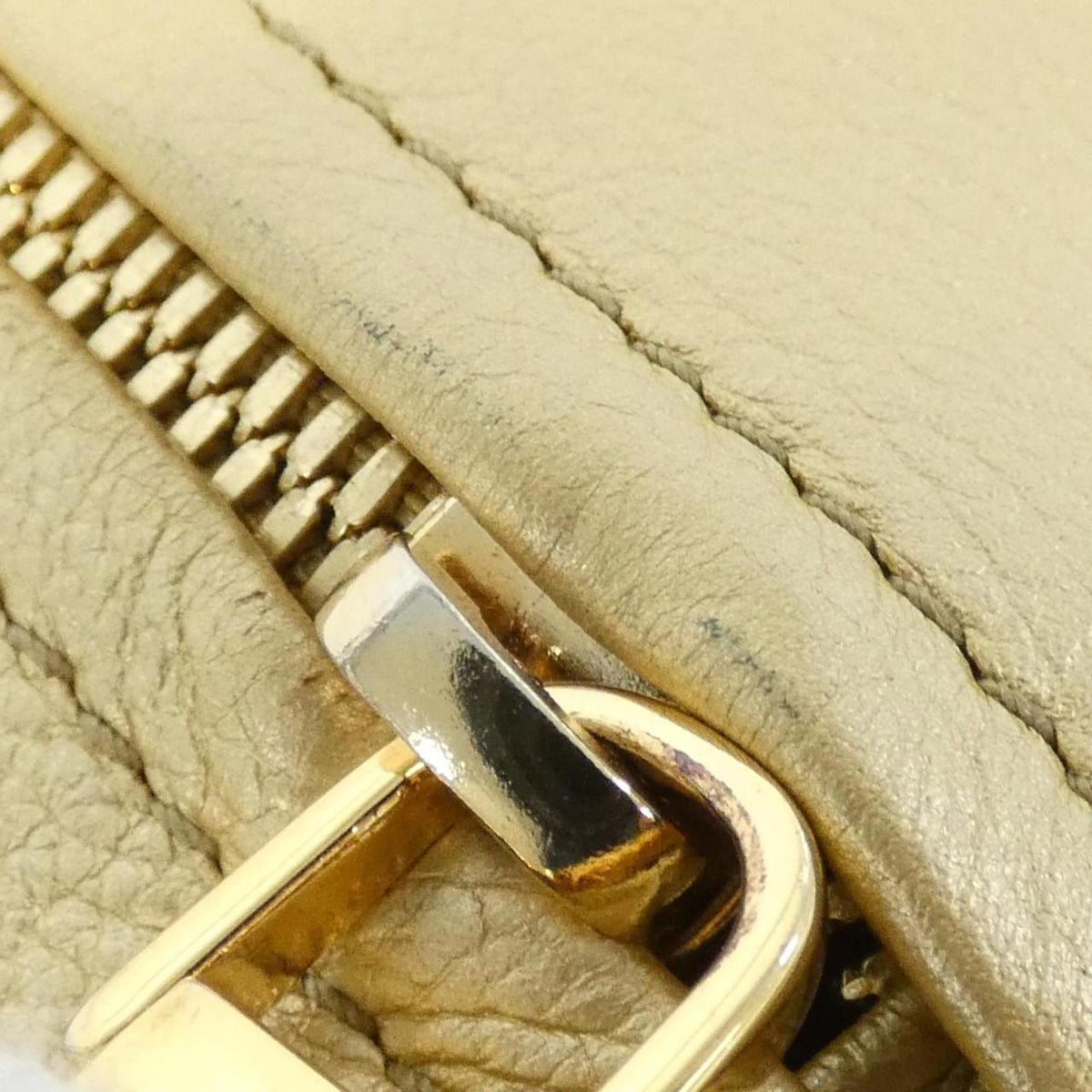 Loewe Gold Leather Shoulder Bag (Pre-Owned)