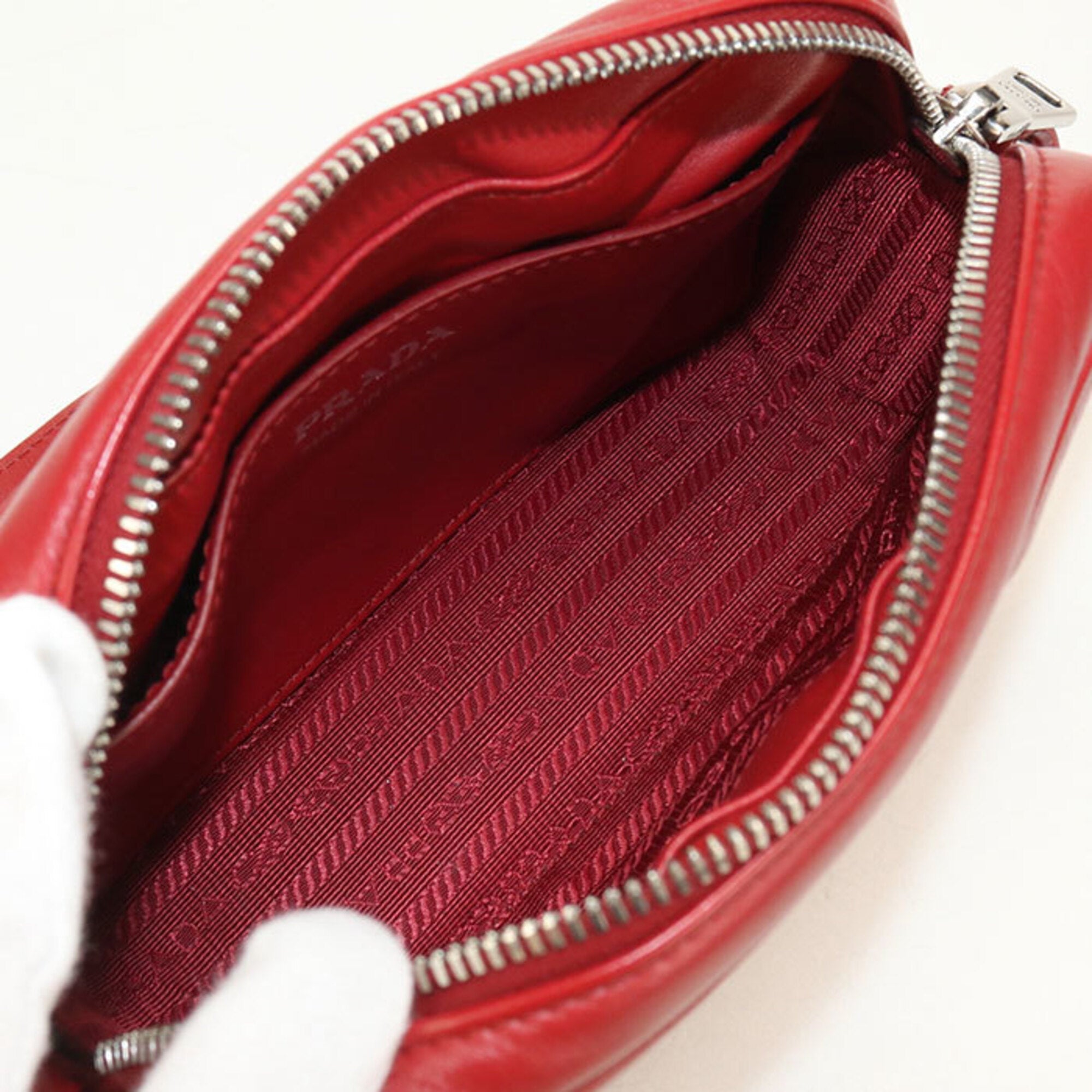 Prada Red Color Leather Shoulder Bag (Pre-Owned)