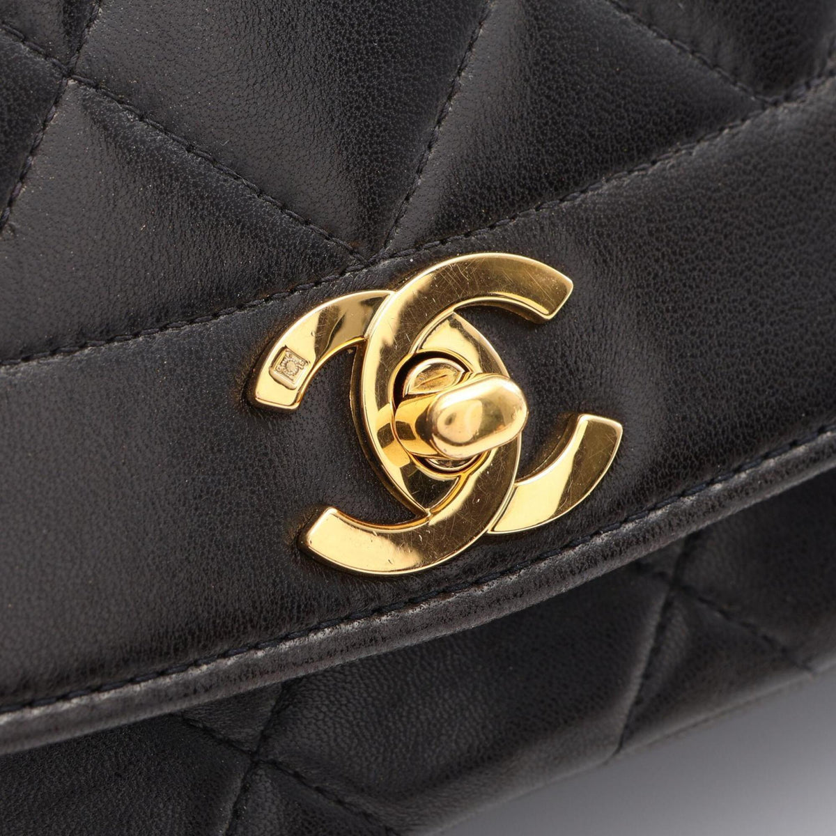 Chanel Black Leather Handbag Shoulder Bag (Pre-Owned)