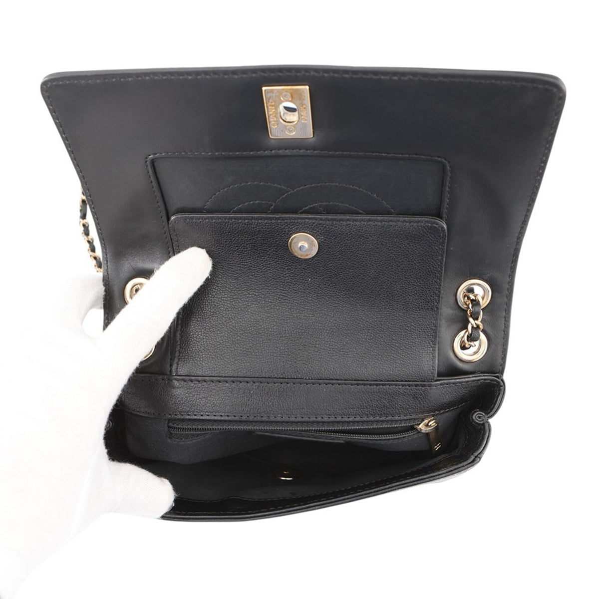 Chanel Black Leather Handbag Shoulder Bag (Pre-Owned)
