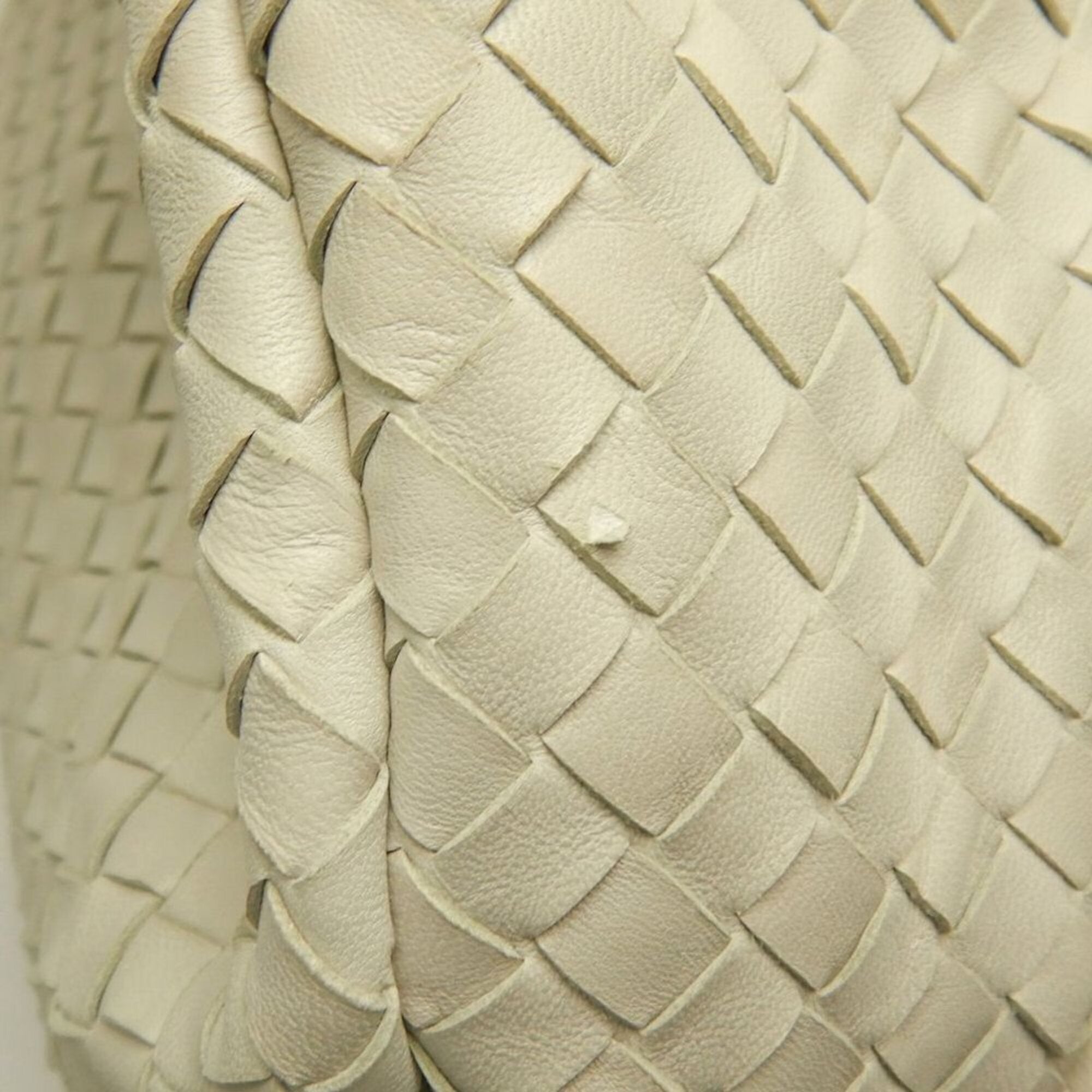 Bottega Veneta Intrecciato Ivory Leather Shoulder Bag (Pre-Owned)