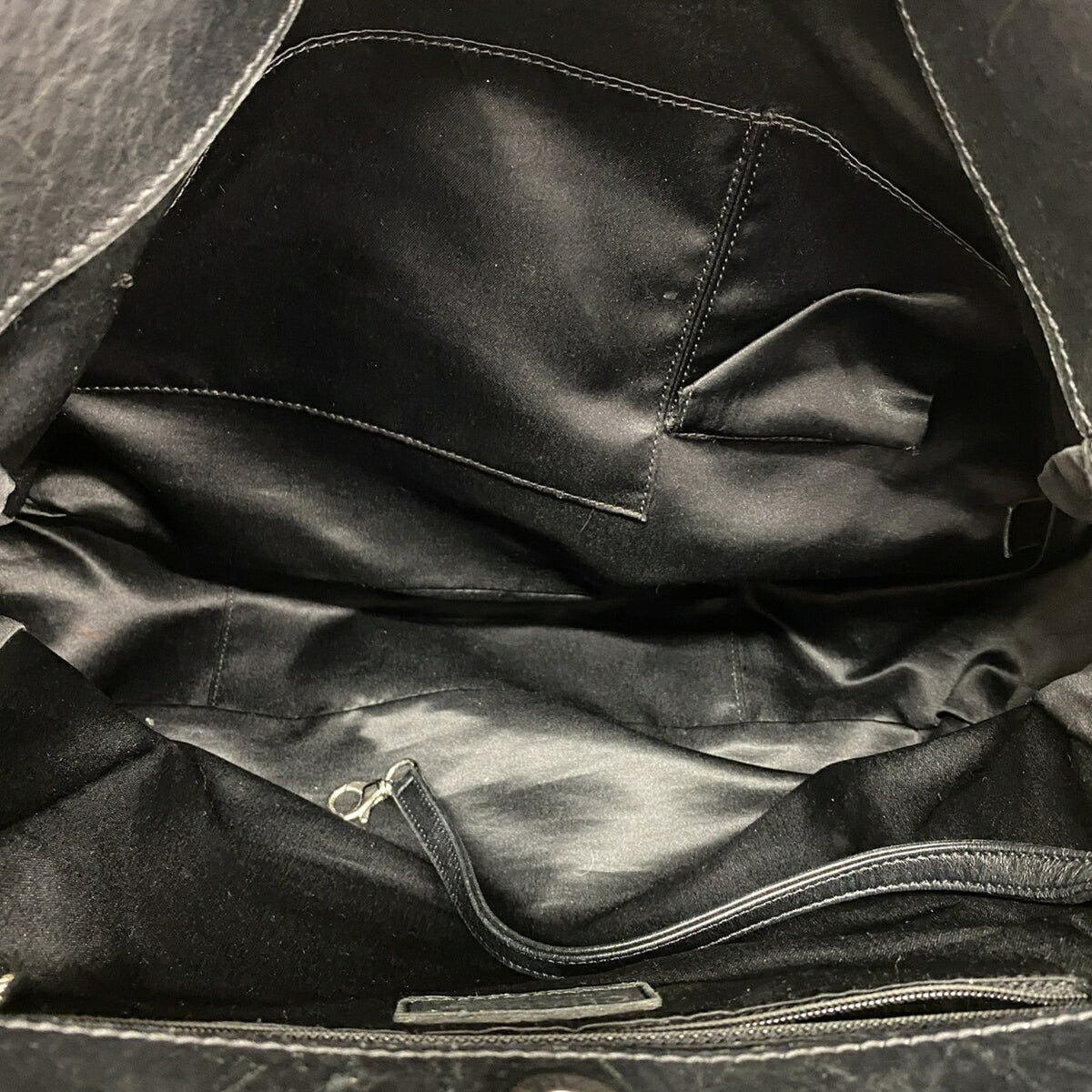 Chanel Black Leather Tote Bag (Pre-Owned)