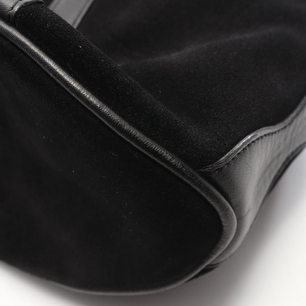 Gucci Black Suede Leather Handbag (Pre-Owned)