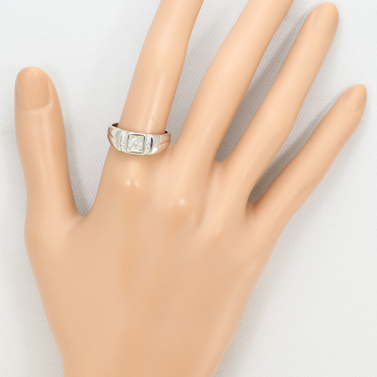 Unbranded Platinum Platinum 900 Band Ring (Pre-Owned)