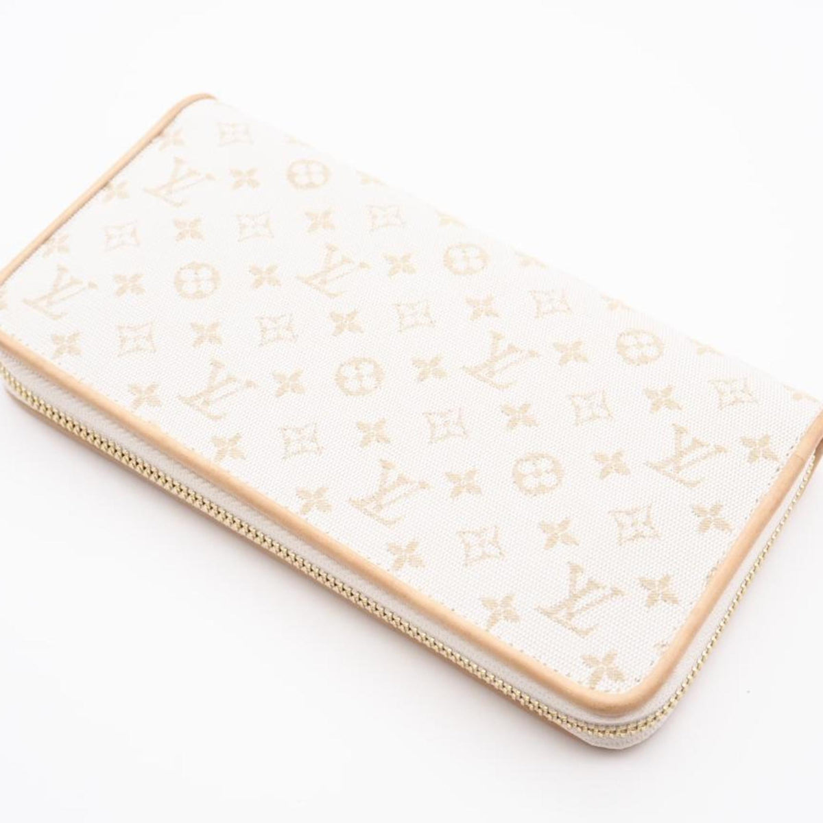 Louis Vuitton Beige White Nylon Leather Long Wallet (Bi-Fold) (Pre-Owned)