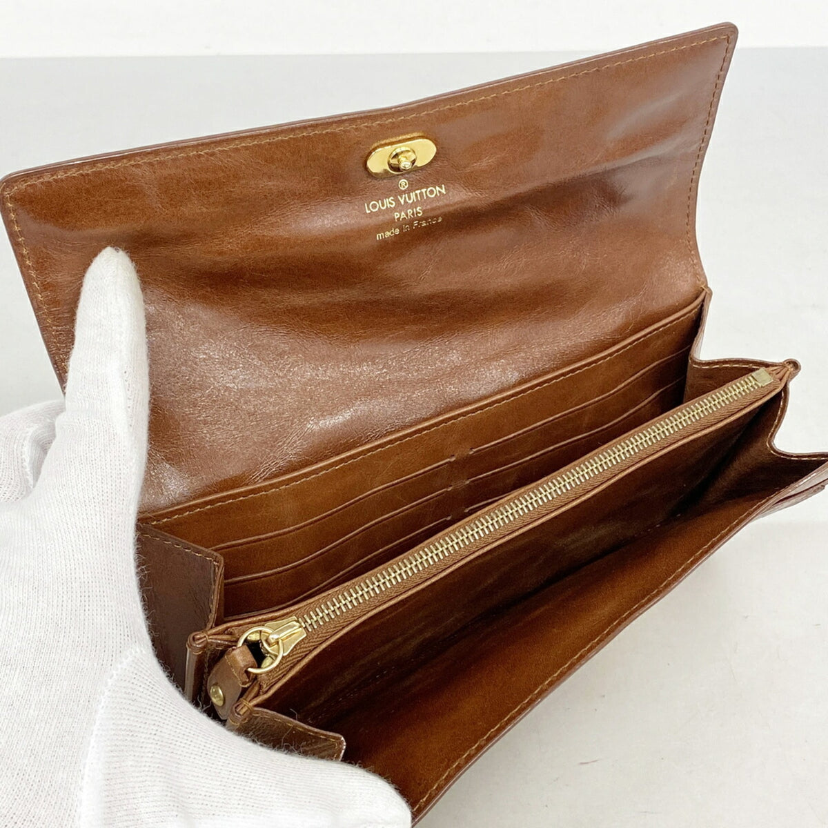 Louis Vuitton Blanc Long Wallet (Bi-Fold) (Pre-Owned)