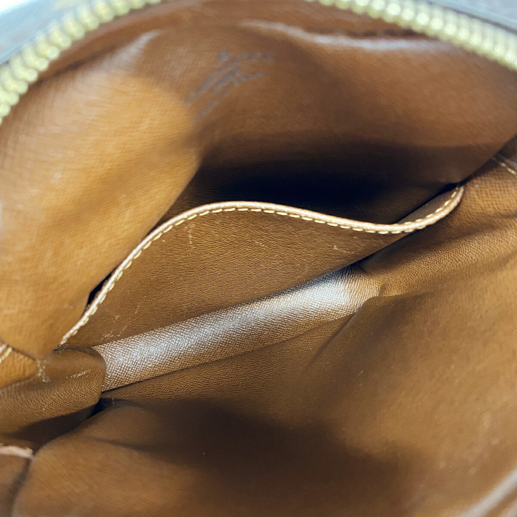 Louis Vuitton Brown Shoulder Bag (Pre-Owned)