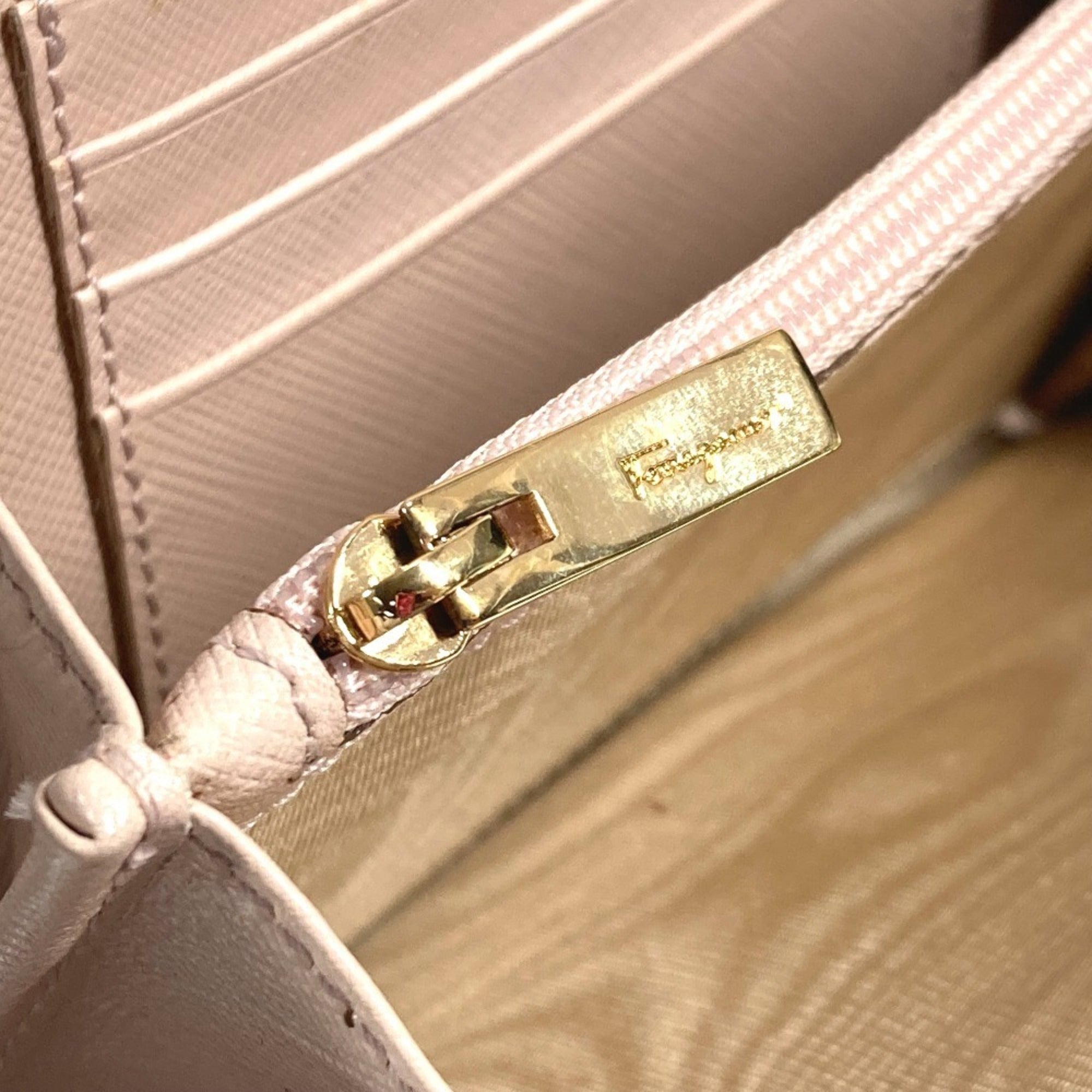 Salvatore Ferragamo Pink Leather Clutch Bag Pouch (Pre-Owned)