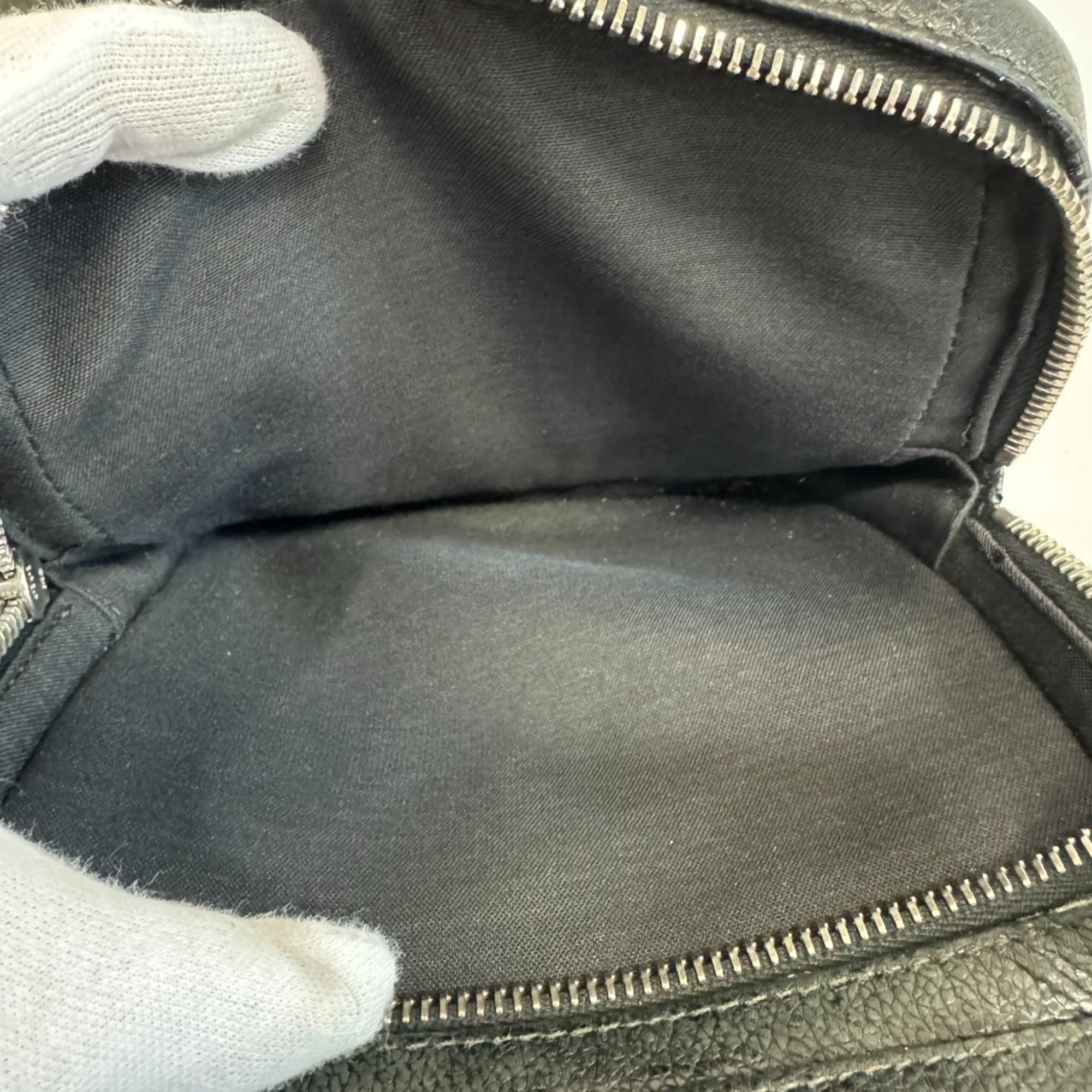Bvlgari Black Leather Shoulder Bag (Pre-Owned)