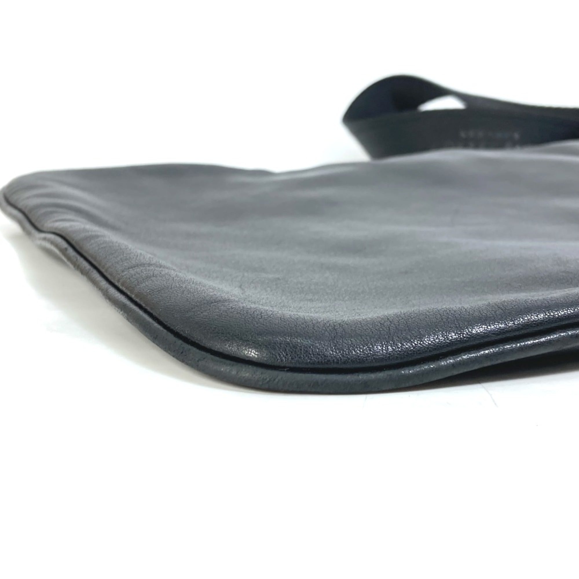 Versace Black Leather Shoulder Bag (Pre-Owned)
