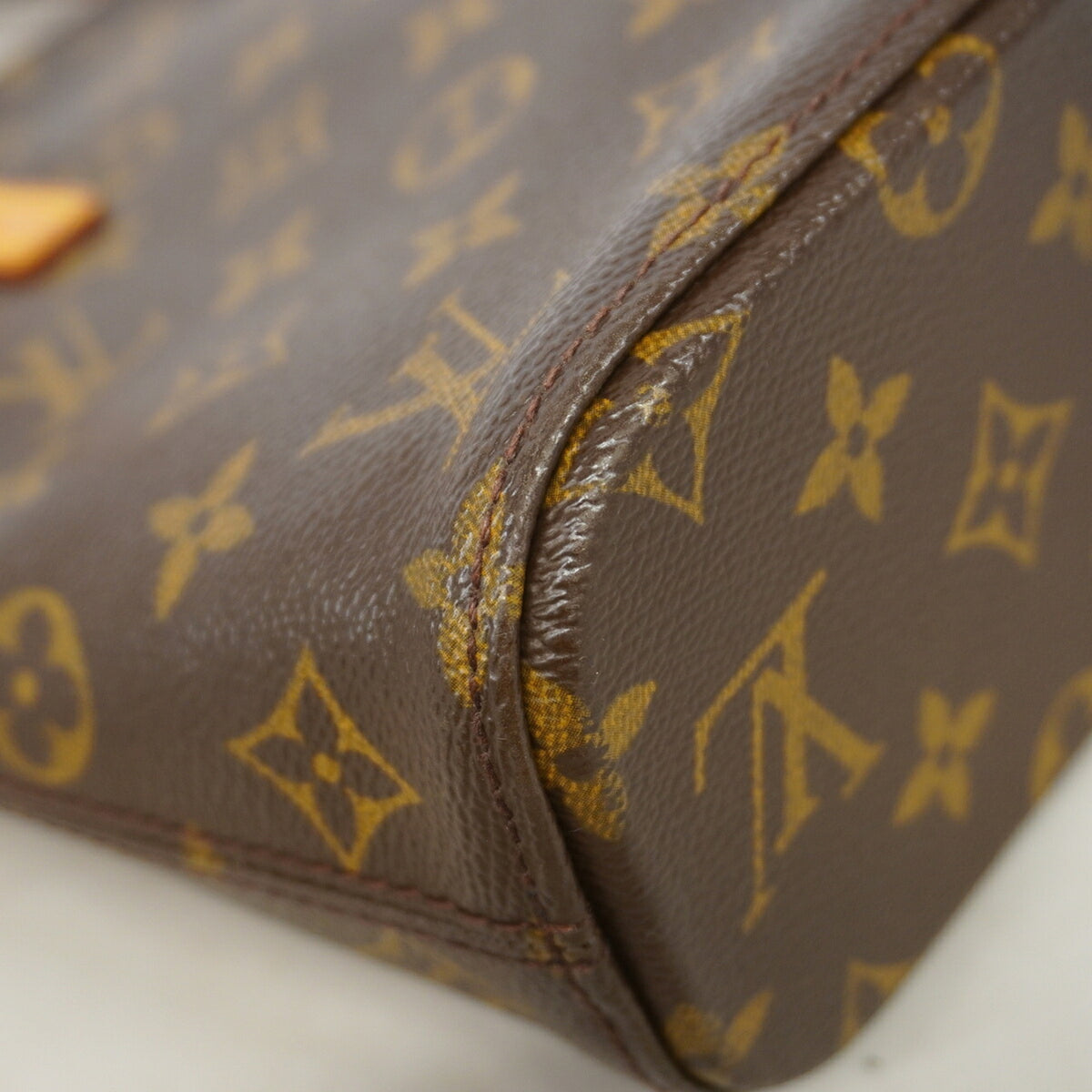 Louis Vuitton Brown Handbag (Pre-Owned)