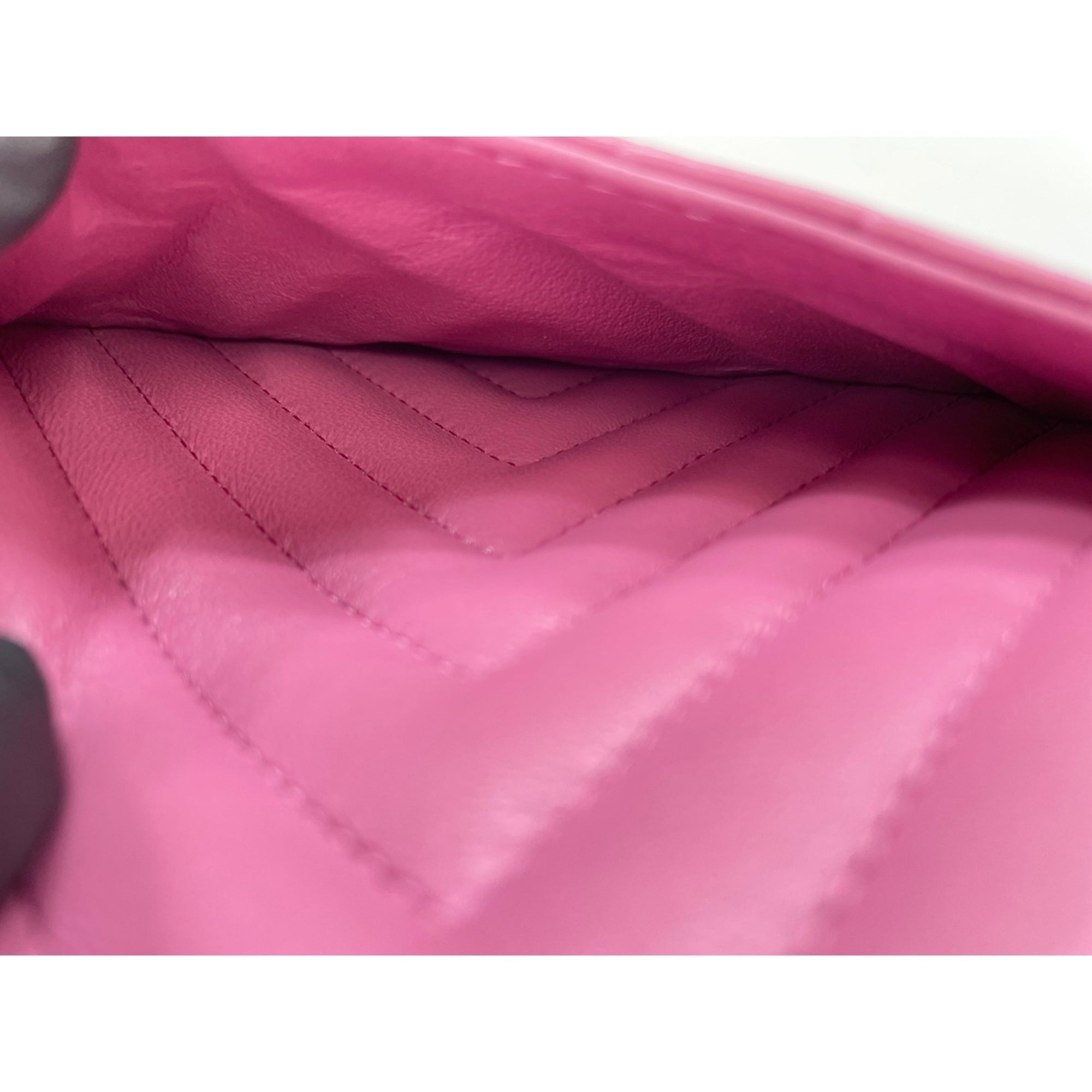 Chanel Pink Shoulder Bag (Pre-Owned)