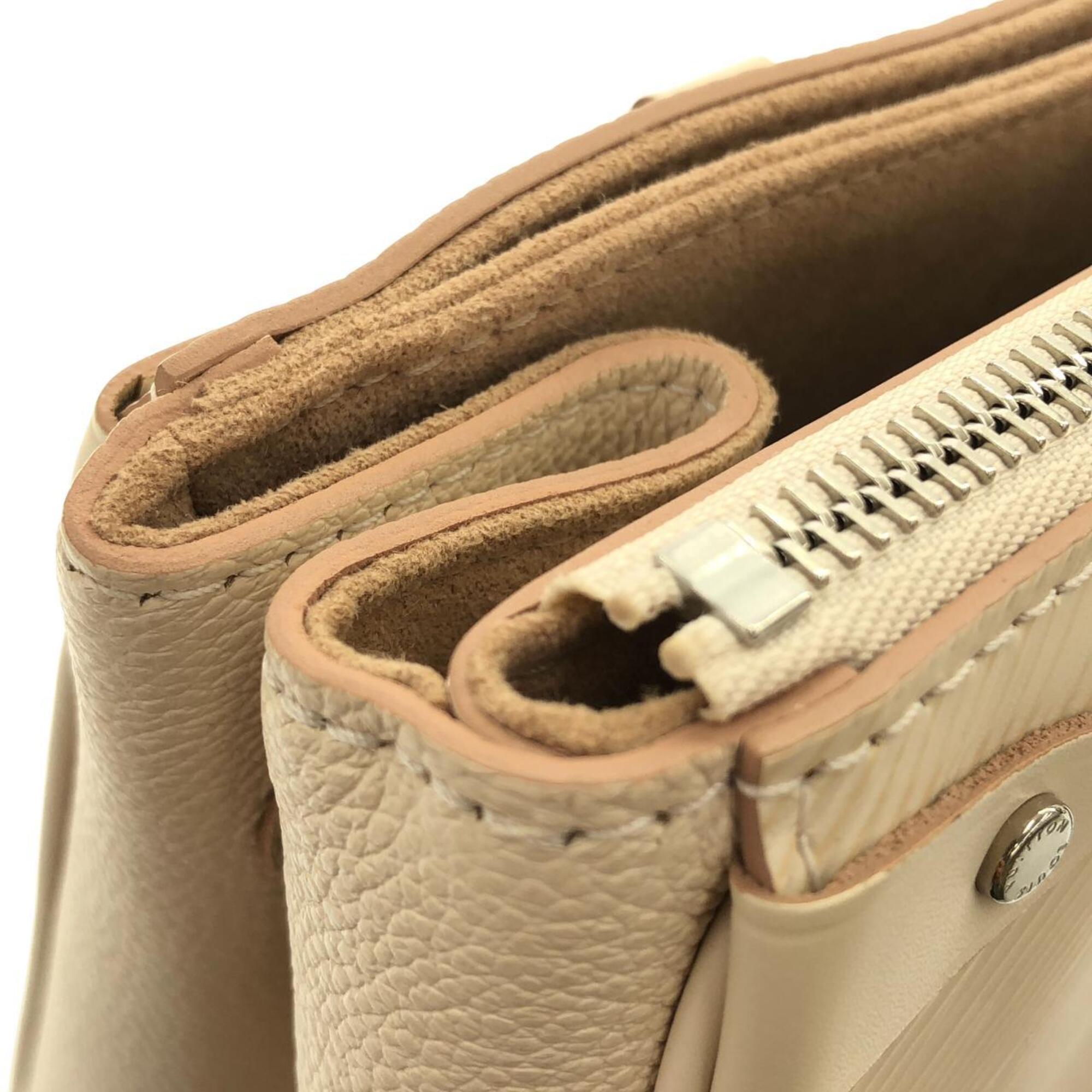 Louis Vuitton Beige Leather Handbag (Pre-Owned)