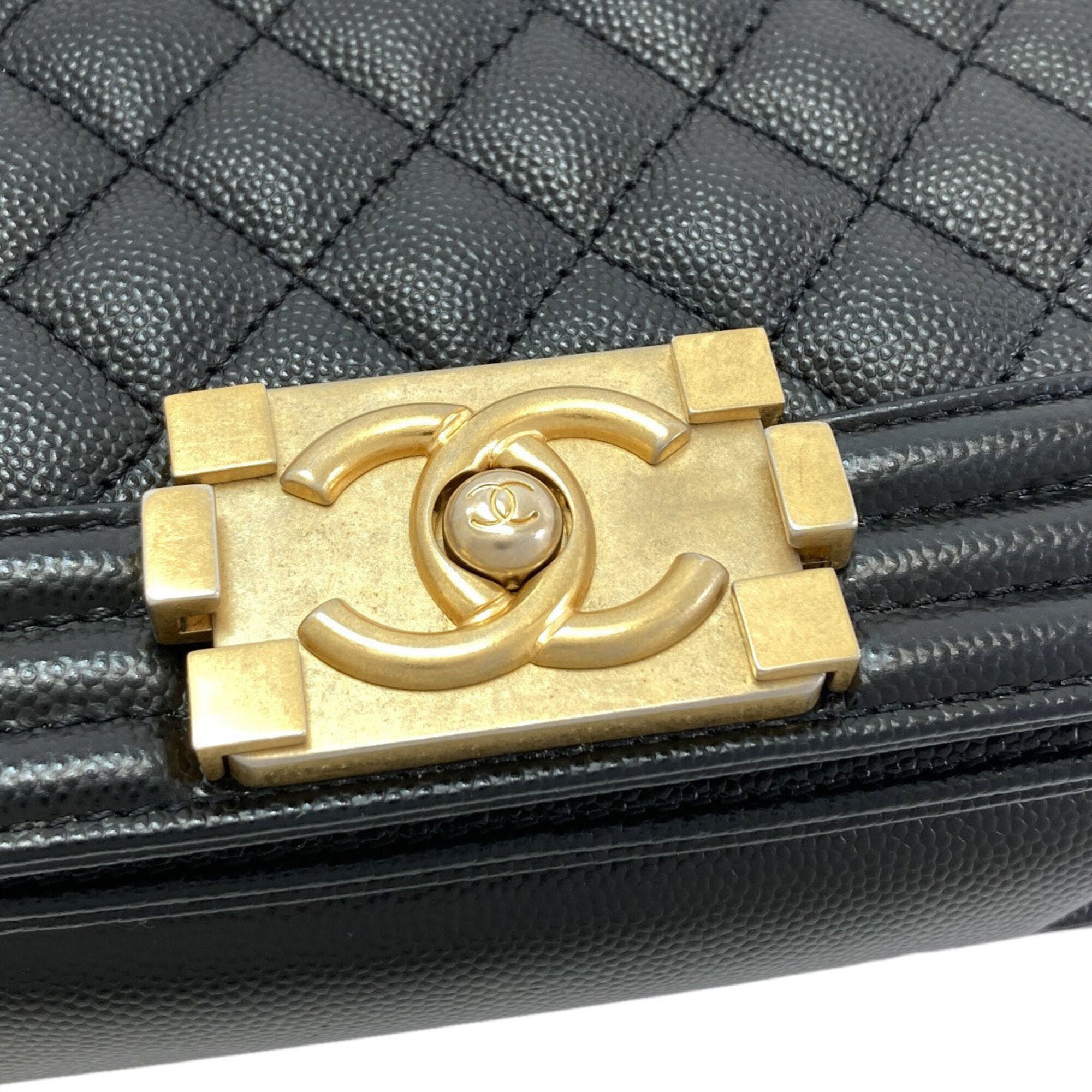 Chanel Black Leather Shoulder Bag (Pre-Owned)