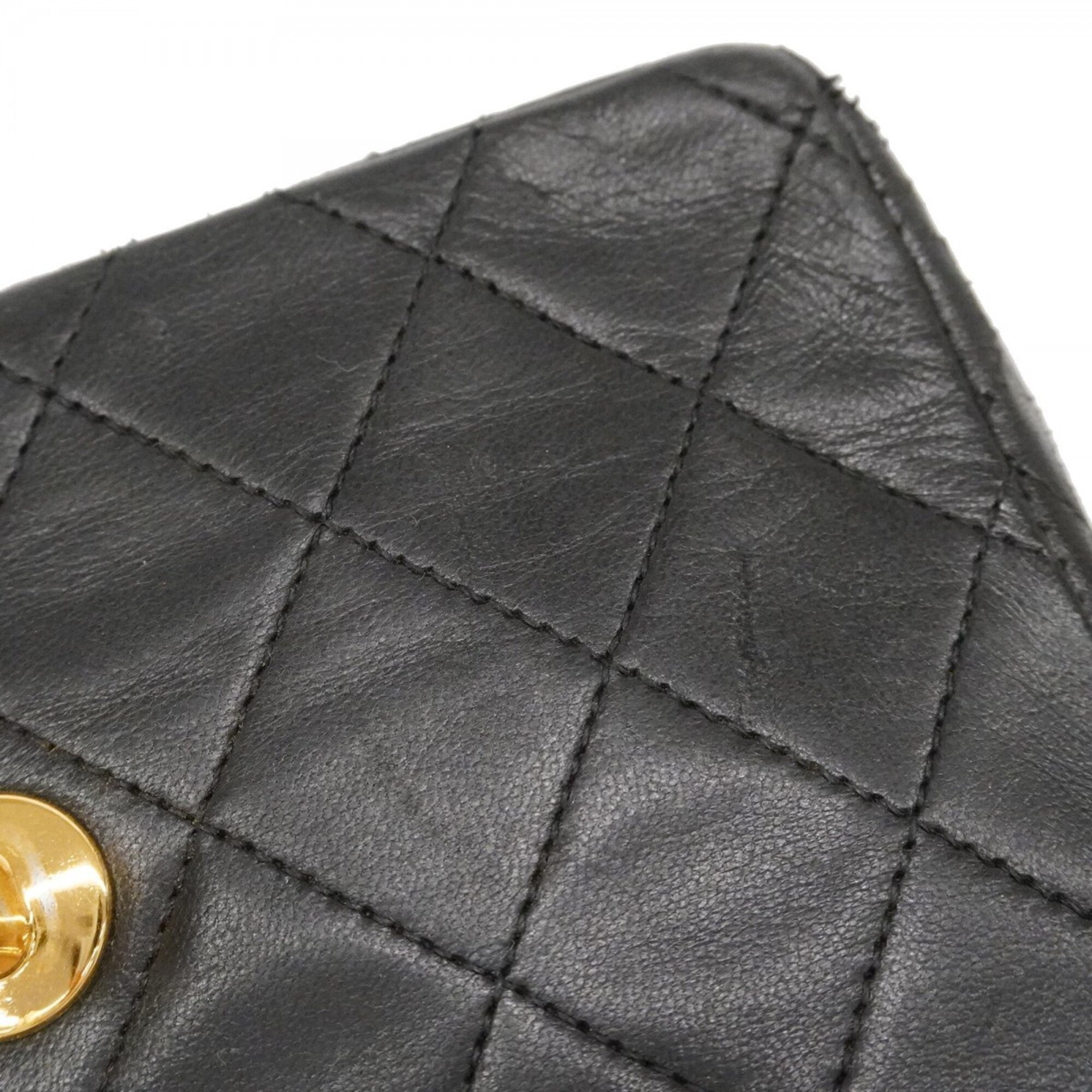 Chanel Black Leather Shoulder Bag (Pre-Owned)