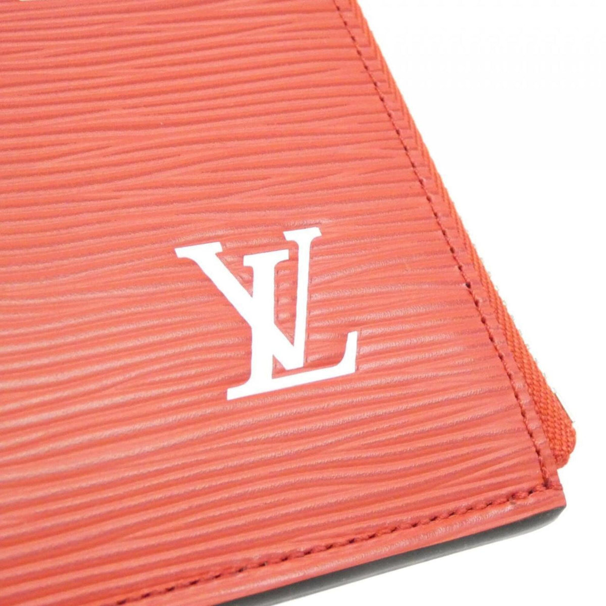 Louis Vuitton Red Color Rouge White Leather Handbag Pochette (Pre-Owned)