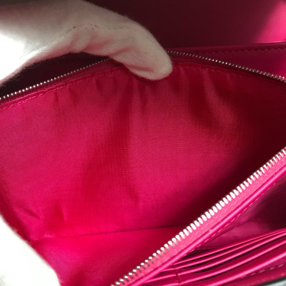 Gucci Pink Leather Chain/Shoulder Wallet (Pre-Owned)