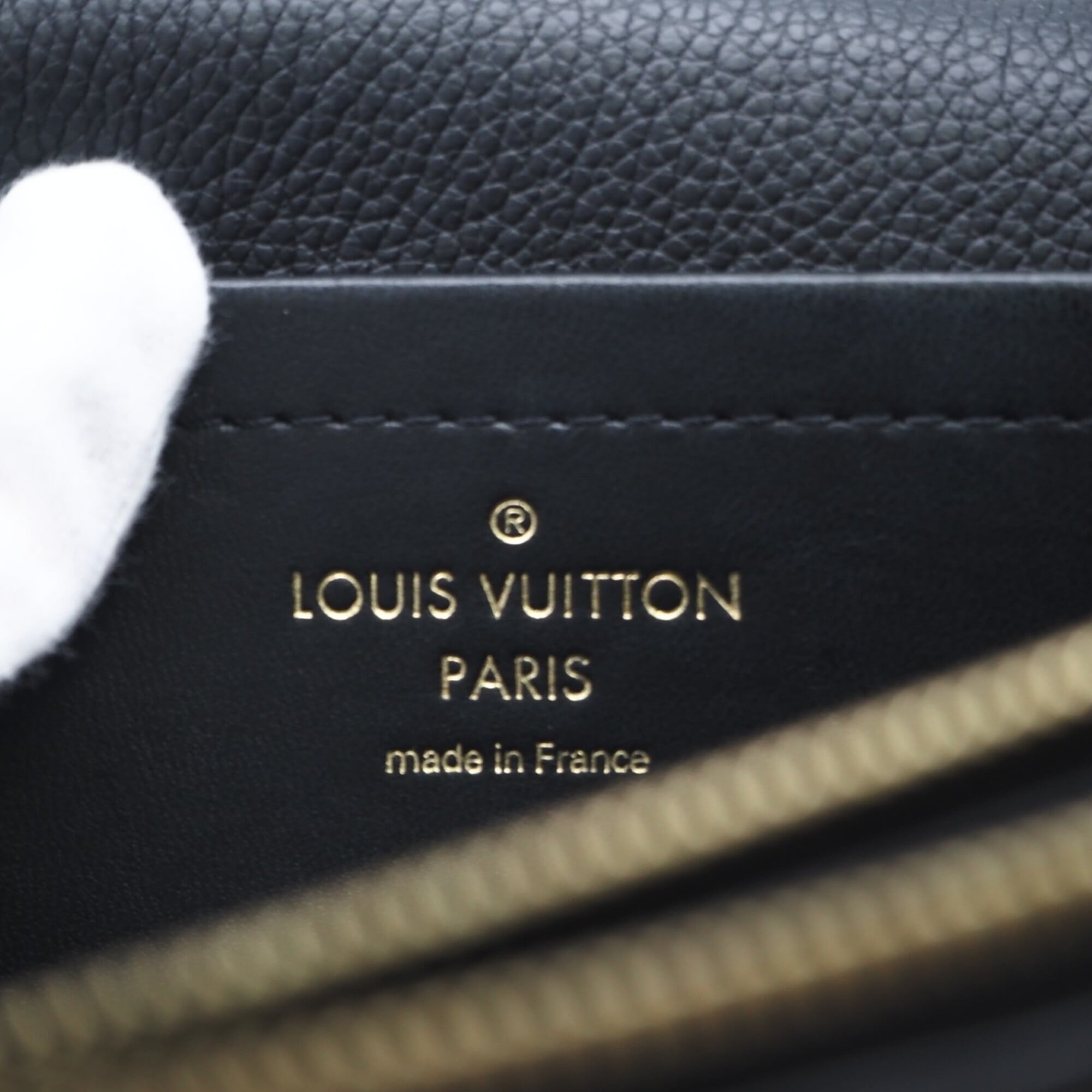 Louis Vuitton Black Leather Shoulder Bag (Pre-Owned)