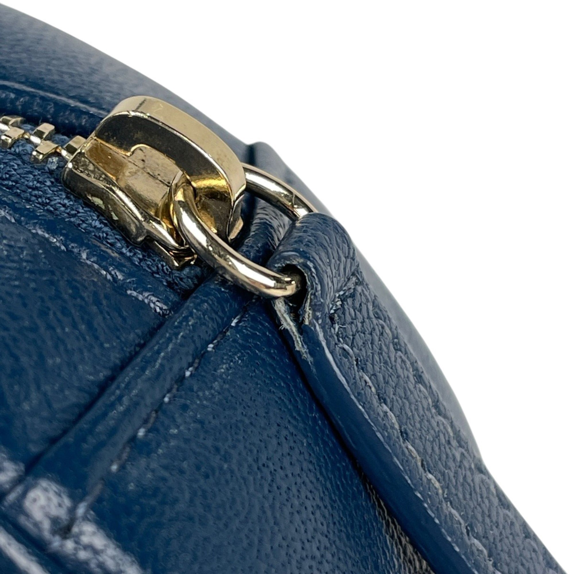 Chanel Blue Leather Shoulder Bag (Pre-Owned)