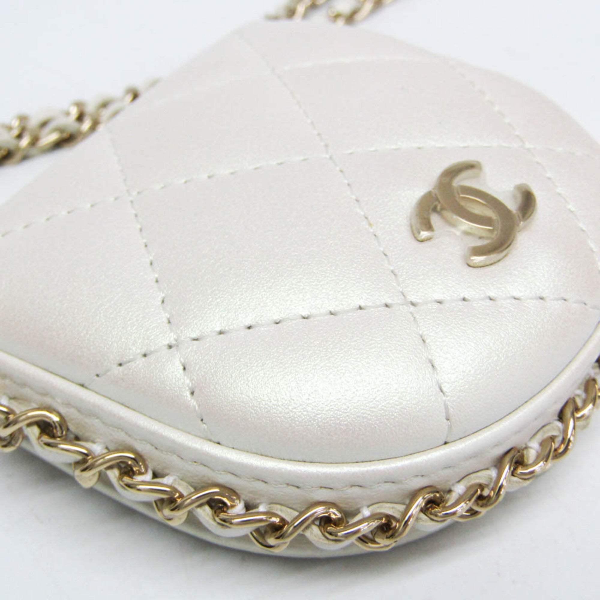 Chanel Chain Around Coin Purse With Chain Quilted Caviar White Leather Shoulder Bag Bag (Pre-Owned)