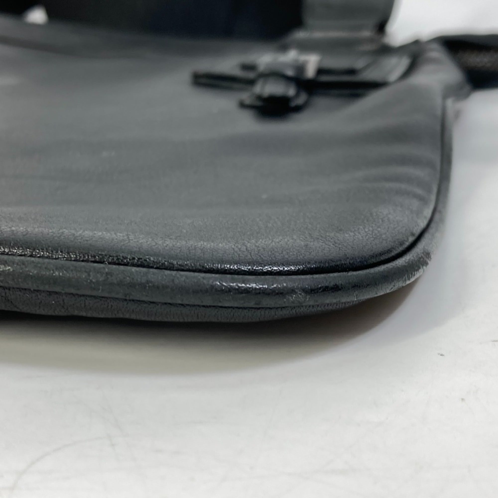 Versace Black Leather Shoulder Bag (Pre-Owned)