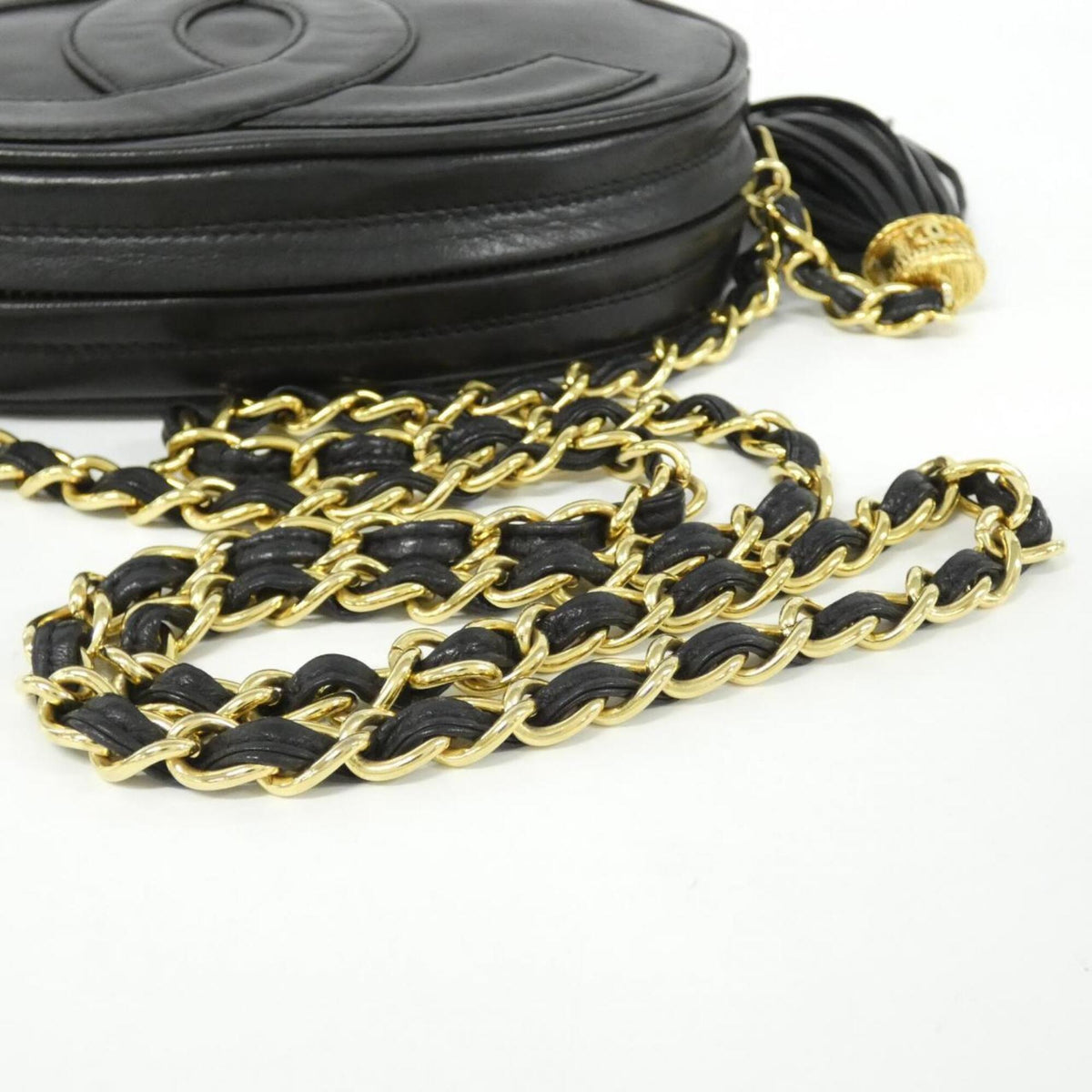Chanel Black Leather Shoulder Bag (Pre-Owned)