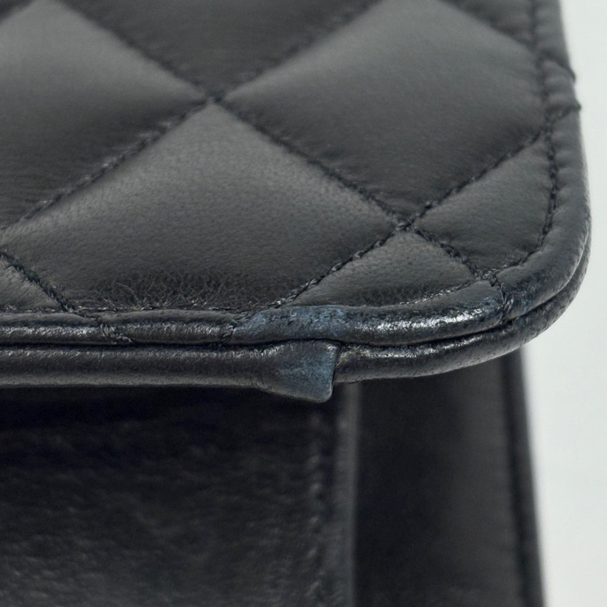 Chanel Black Leather Shoulder Bag (Pre-Owned)