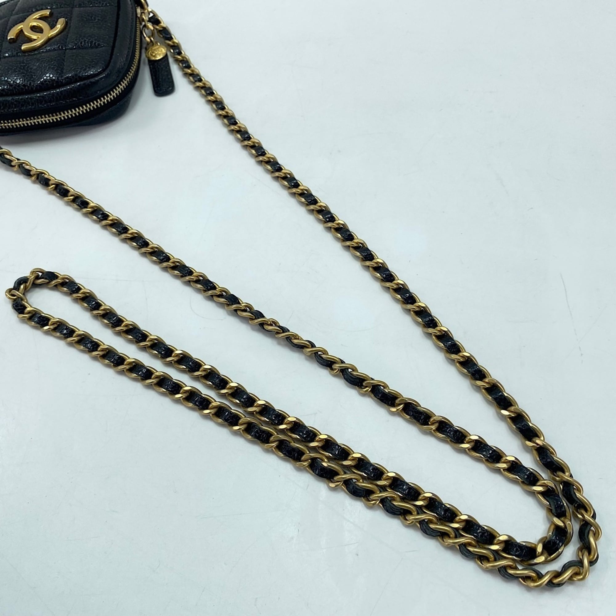 Chanel Black Shoulder Bag (Pre-Owned)