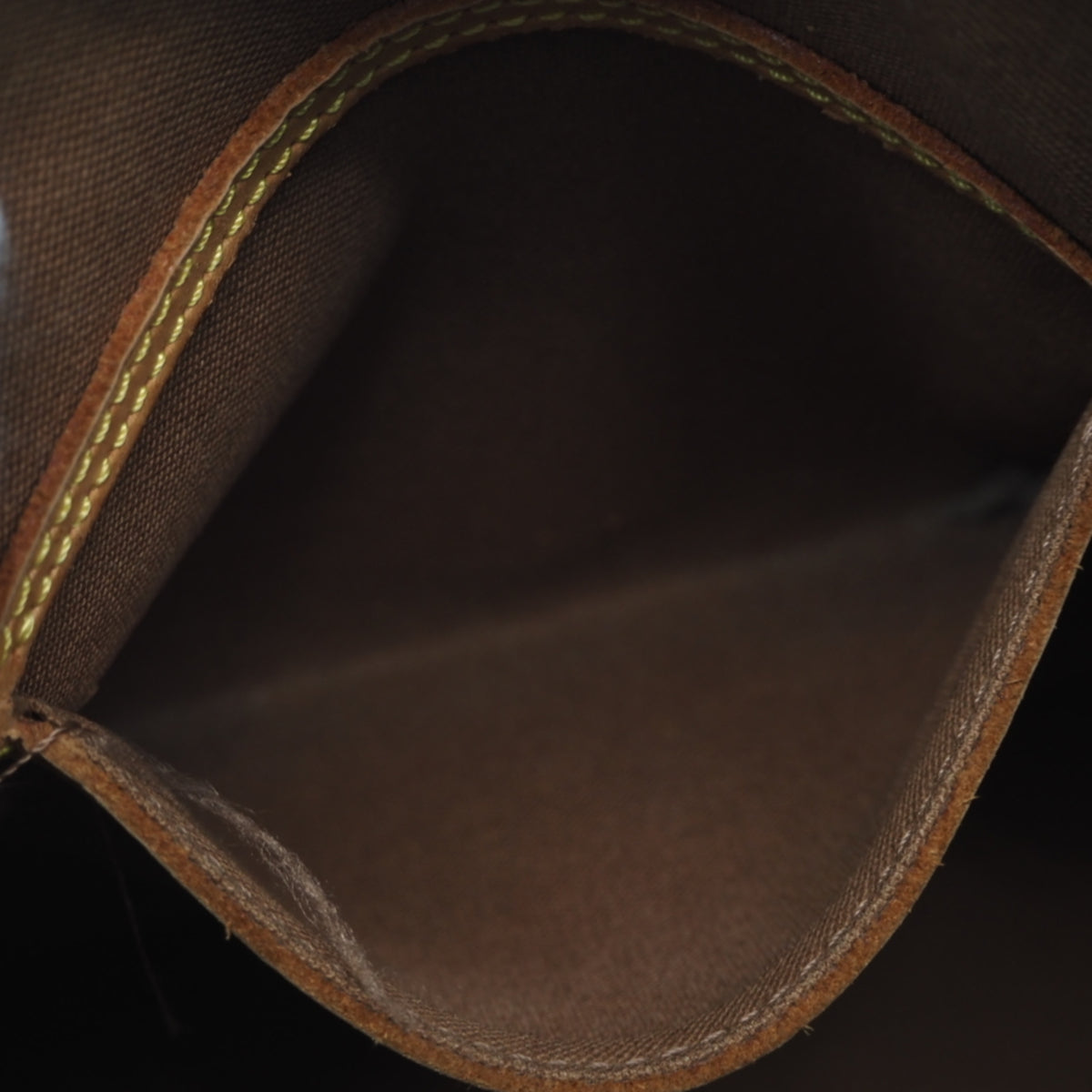 Louis Vuitton Brown Monogram Monogram Handbag (Pre-Owned)
