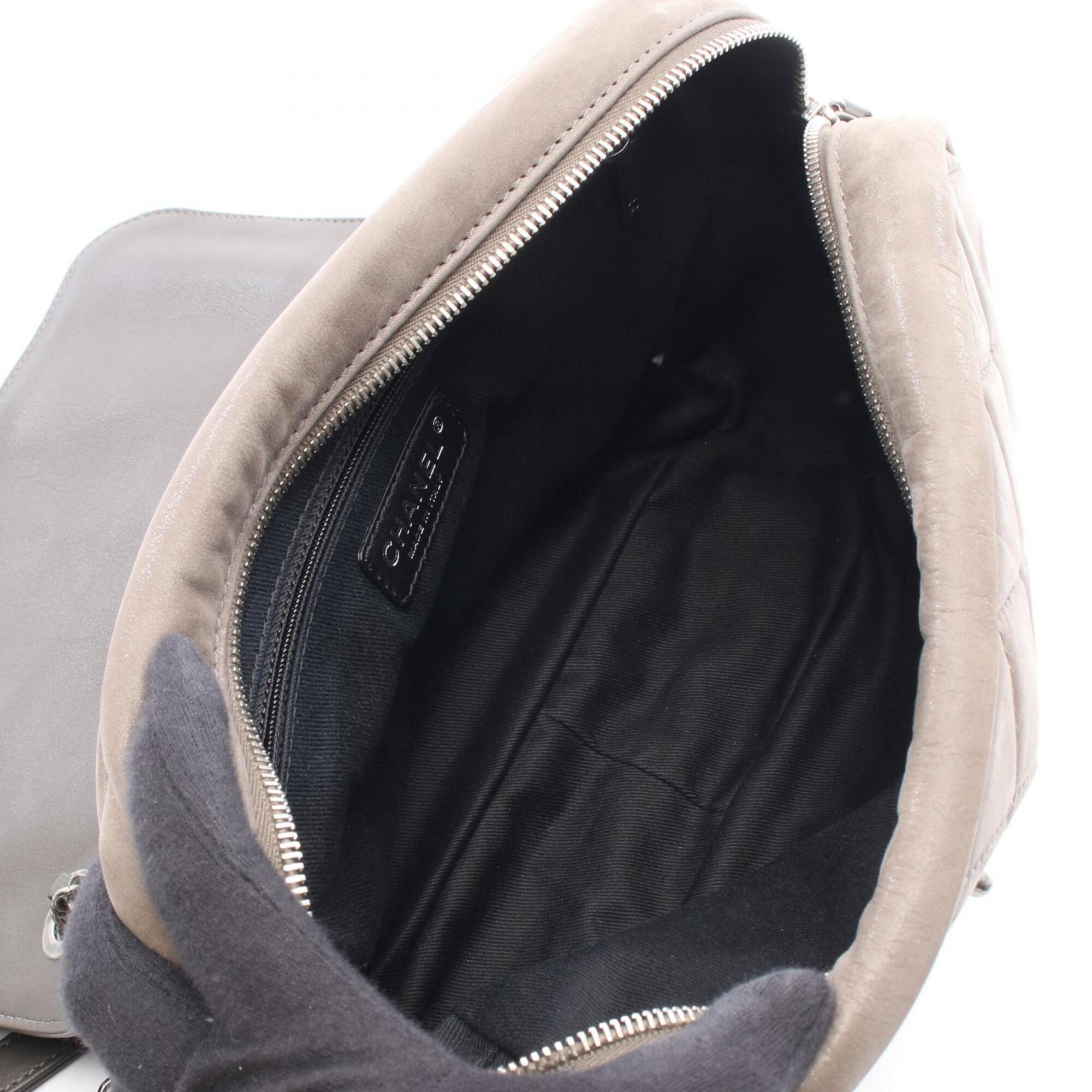 Chanel Khaki Leather Handbag Shoulder Bag (Pre-Owned)