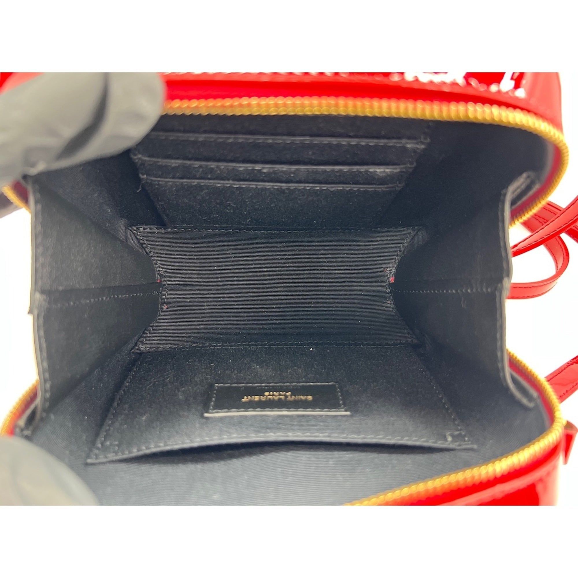 Yves Saint Laurent Red Color Shoulder Bag (Pre-Owned)