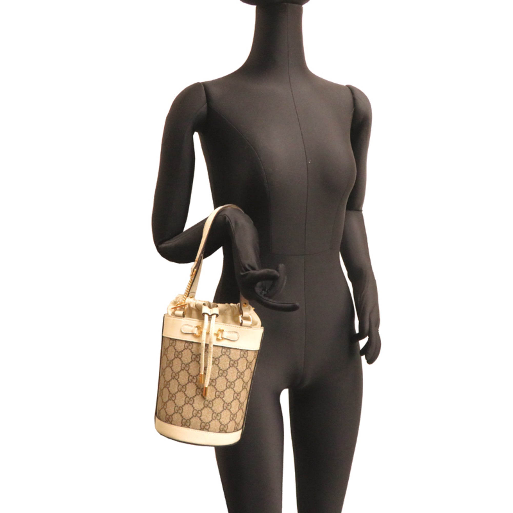 Gucci White Gg Supreme Handbag (Pre-Owned)