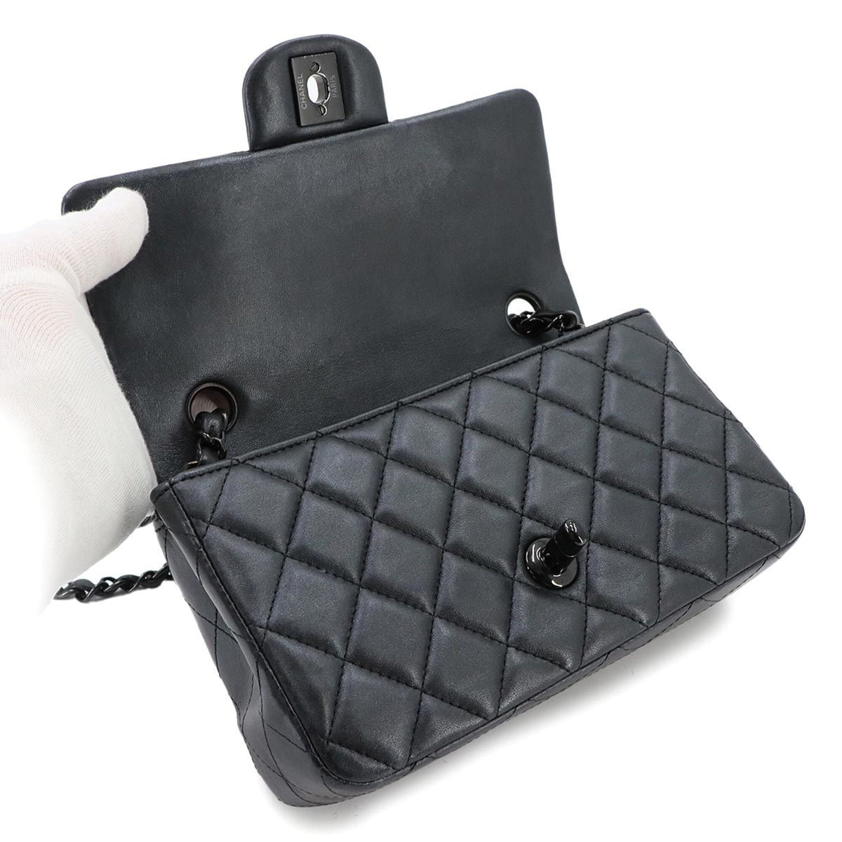 Chanel Black Gray Leather Handbag Shoulder Bag (Pre-Owned)