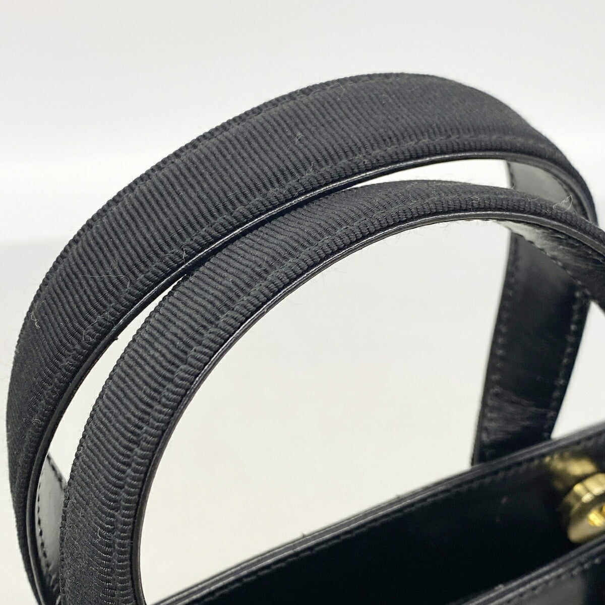 Salvatore Ferragamo Black Leather Handbag (Pre-Owned)