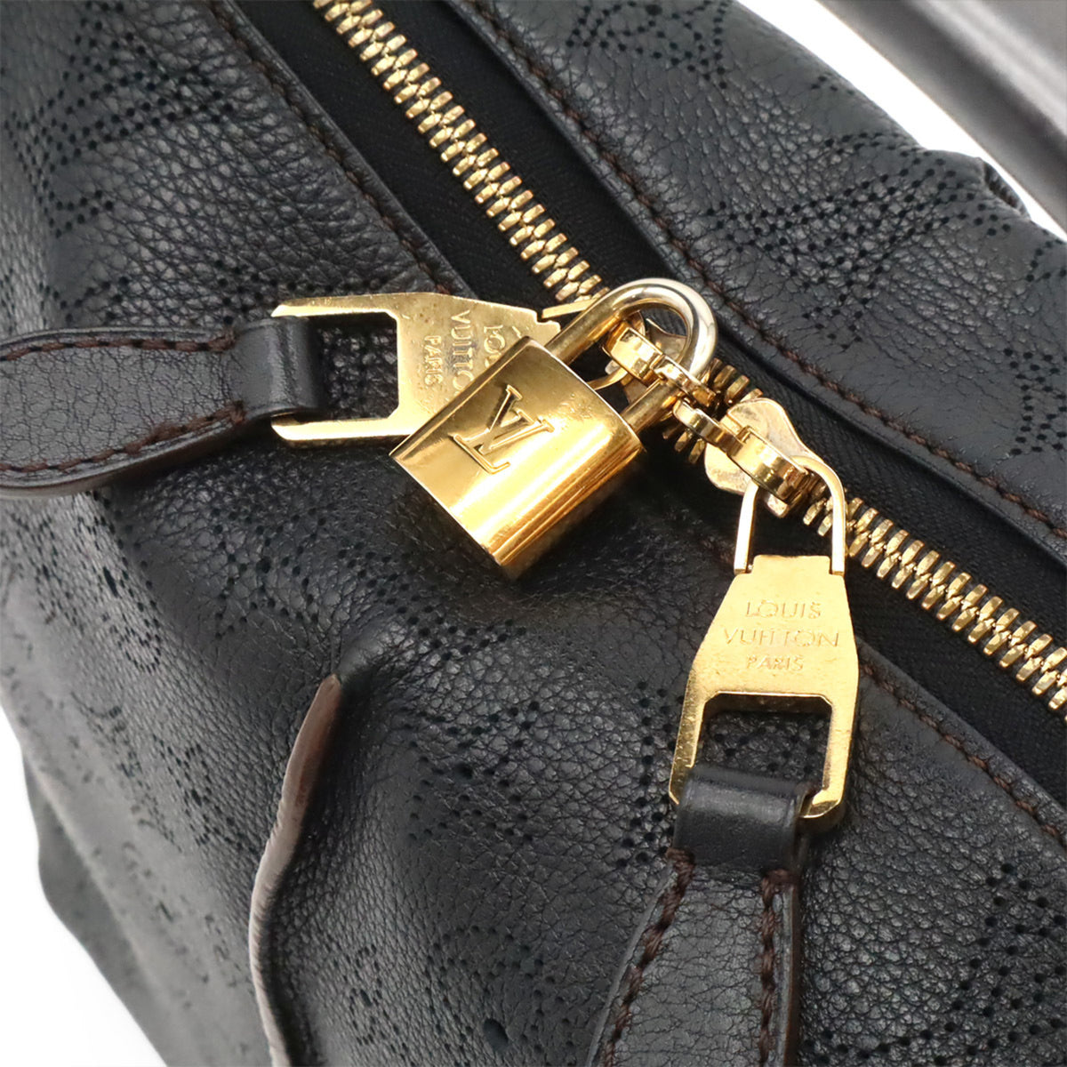 Louis Vuitton Black Noir Mahina Leather Leather Handbag Pouch Shoulder Bag (Pre-Owned)