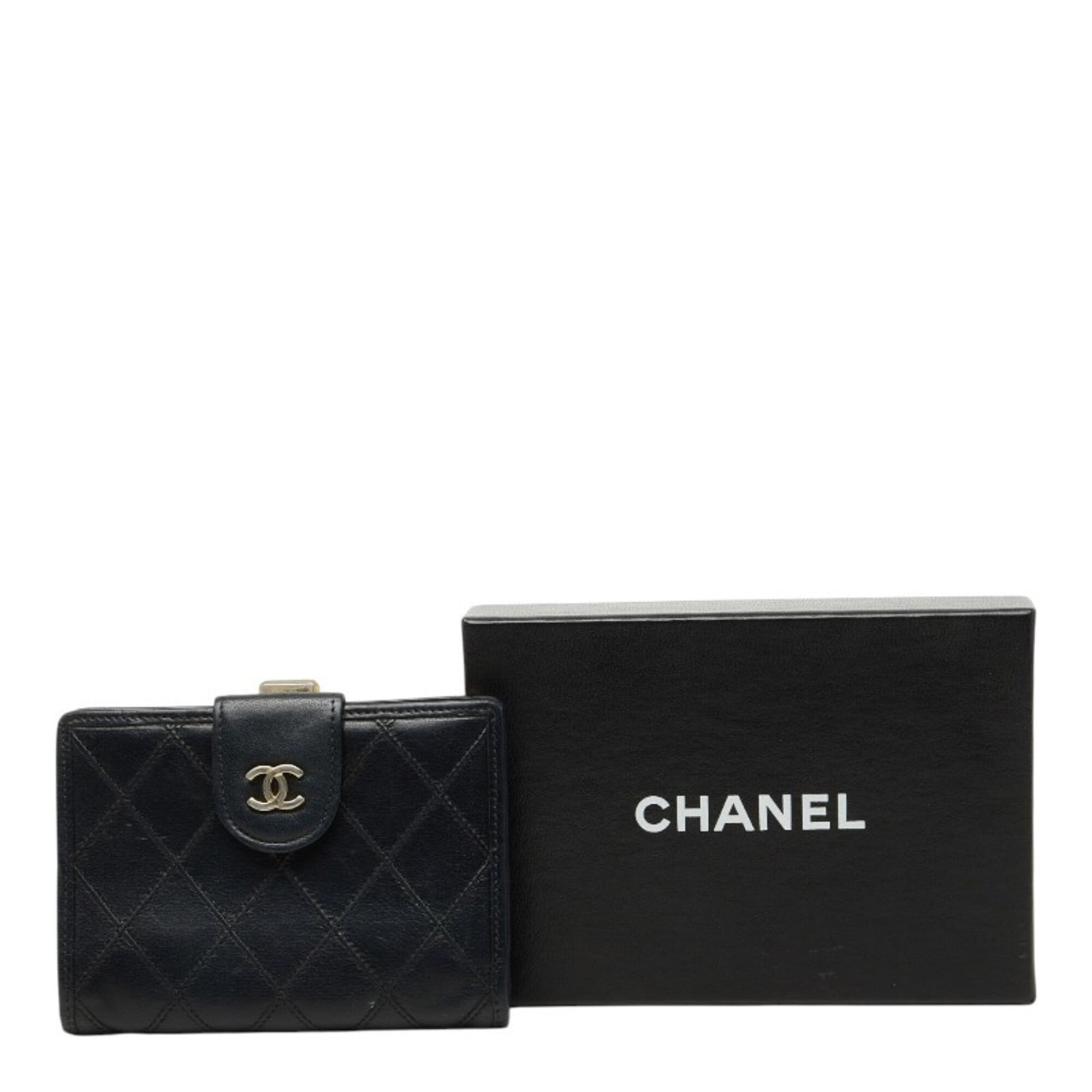 Chanel Black Leather Wallet (Bi-Fold) (Pre-Owned)