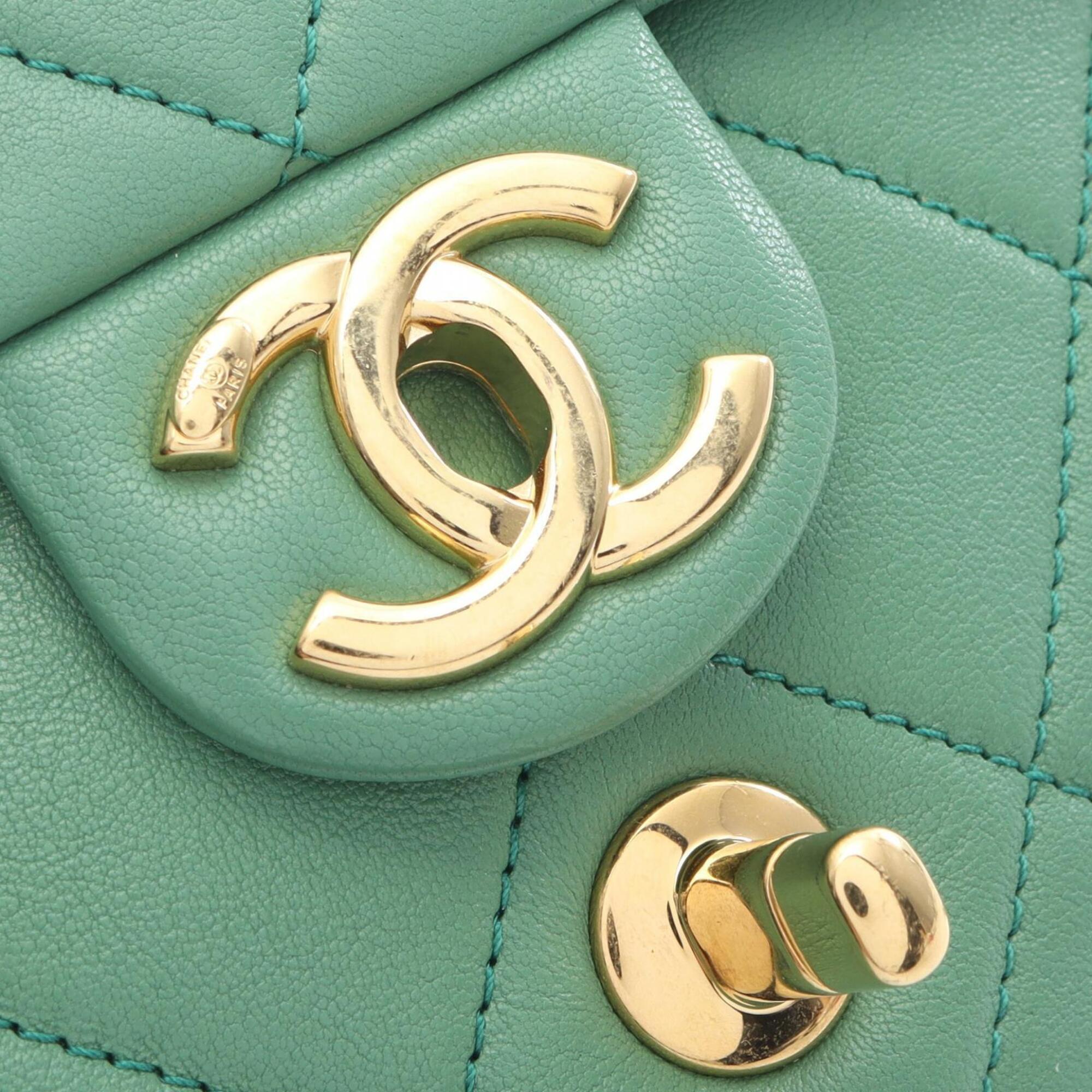 Chanel Green Leather Handbag Shoulder Bag (Pre-Owned)