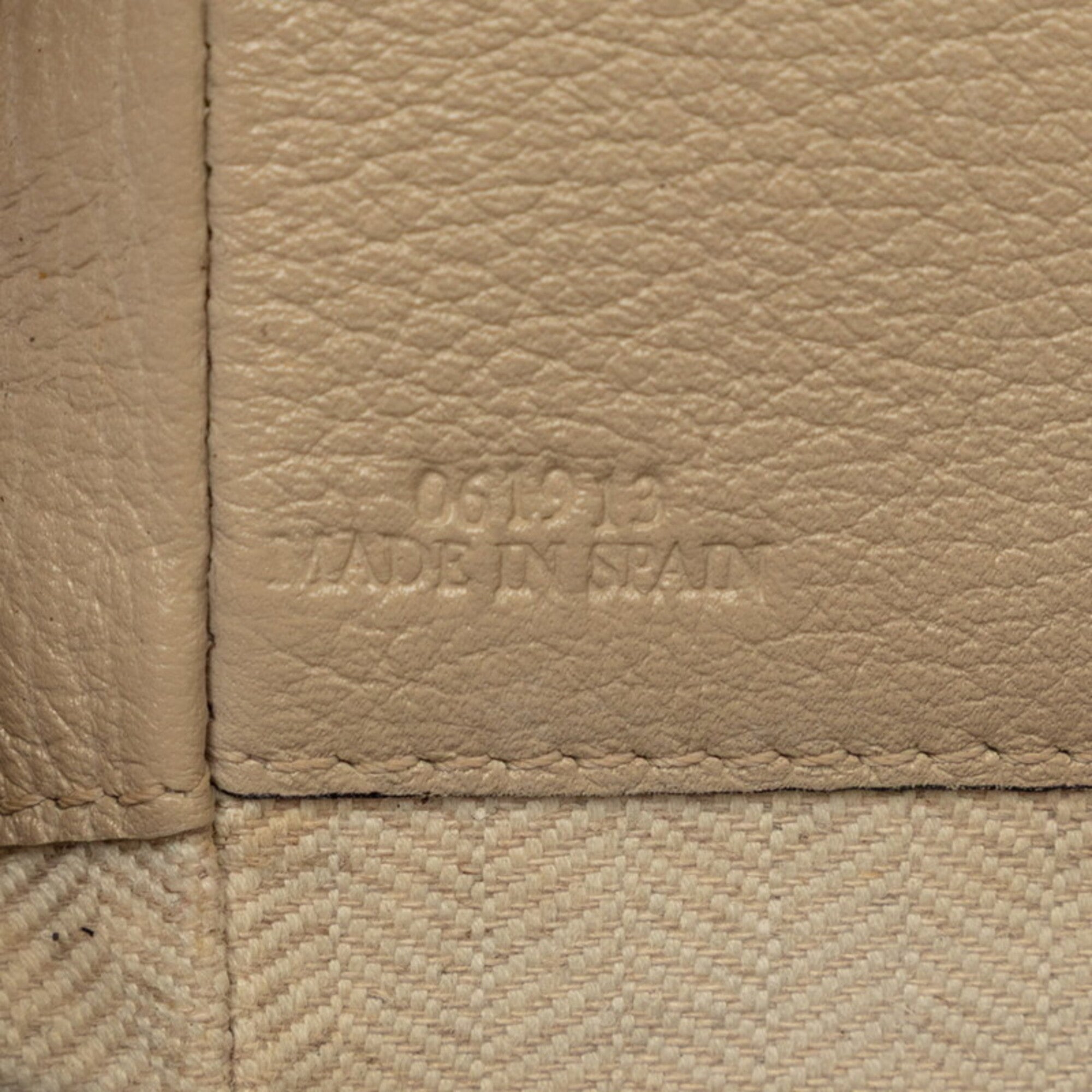 Loewe Beige Leather Handbag Shoulder Bag (Pre-Owned)