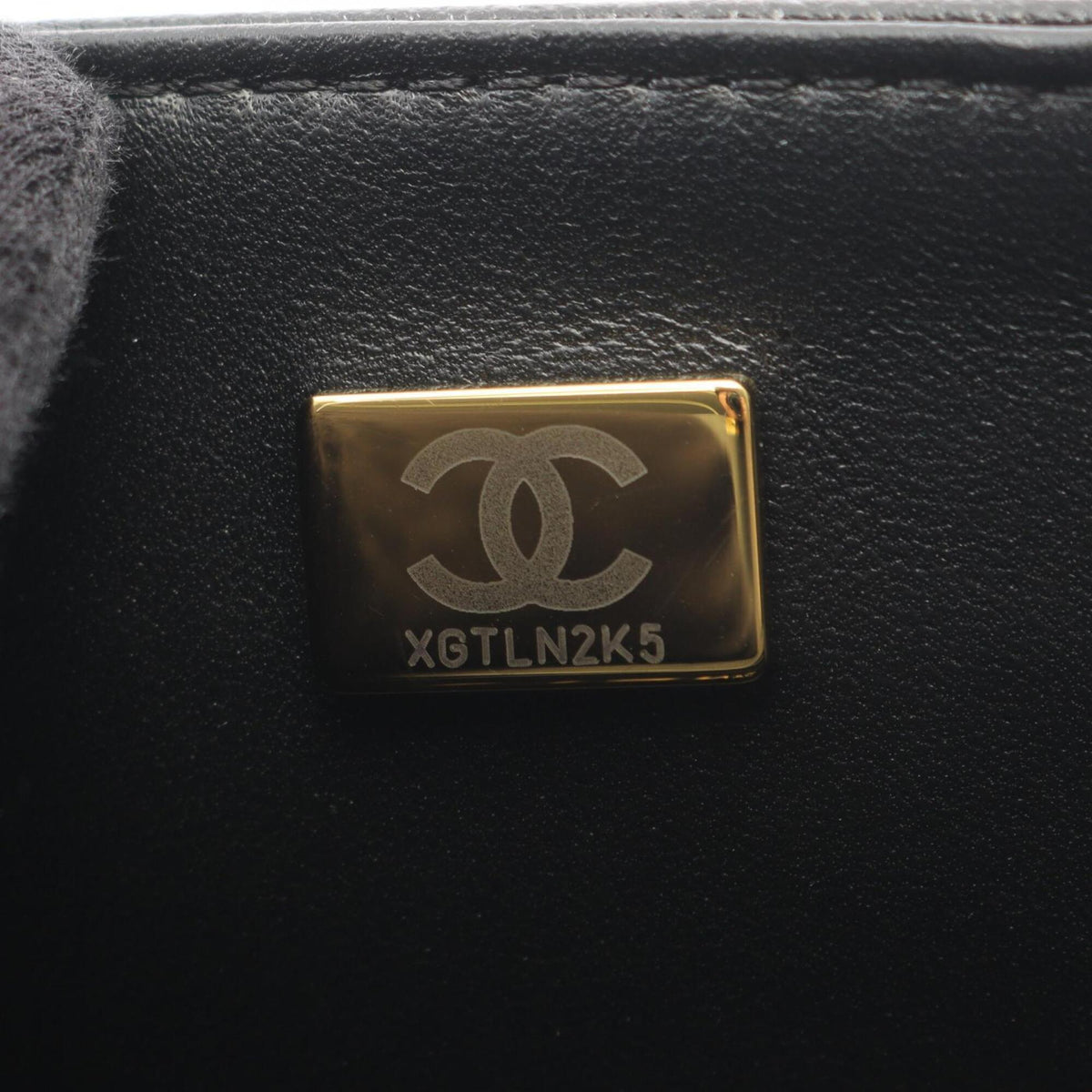 Chanel Black Grained Calfskin Handbag Shoulder Bag (Pre-Owned)