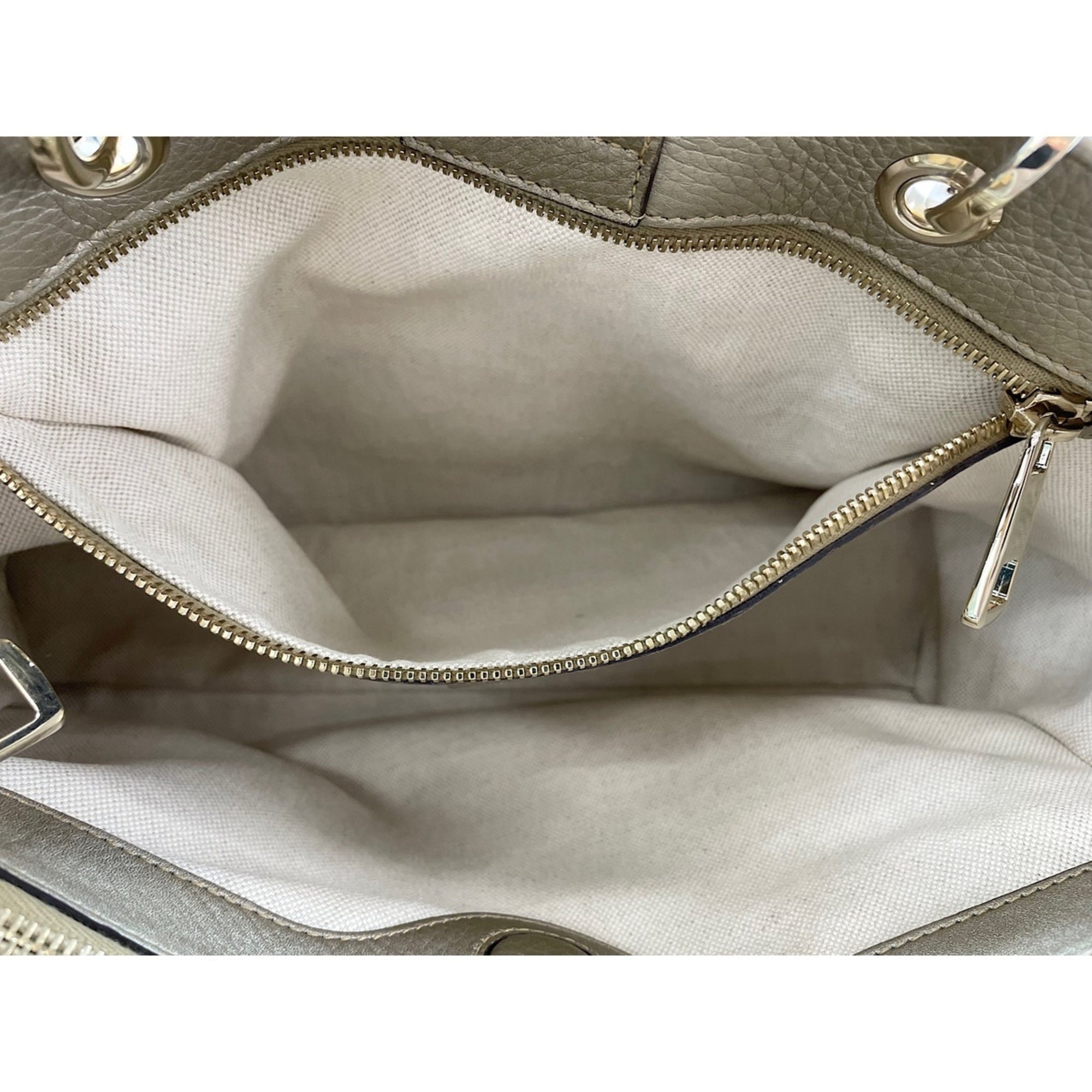 Gucci Gold Handbag (Pre-Owned)