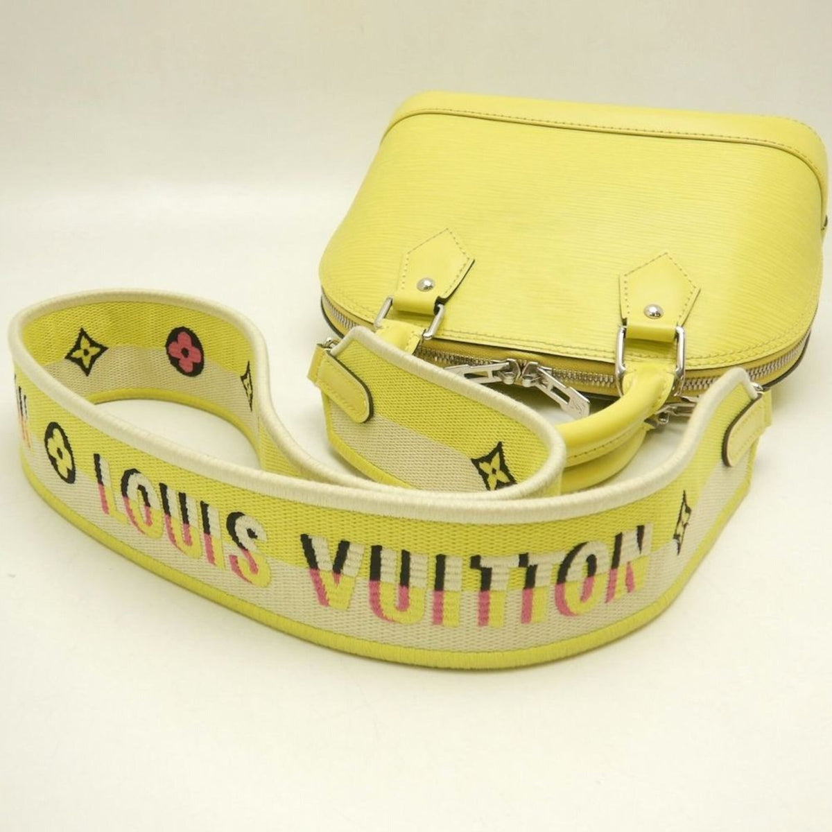 Louis Vuitton Epi Silver Epi Leather Handbag (Pre-Owned)